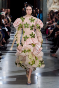 00010-simone-rocha-spring-2023-ready-to-wear-credit-gorunway
