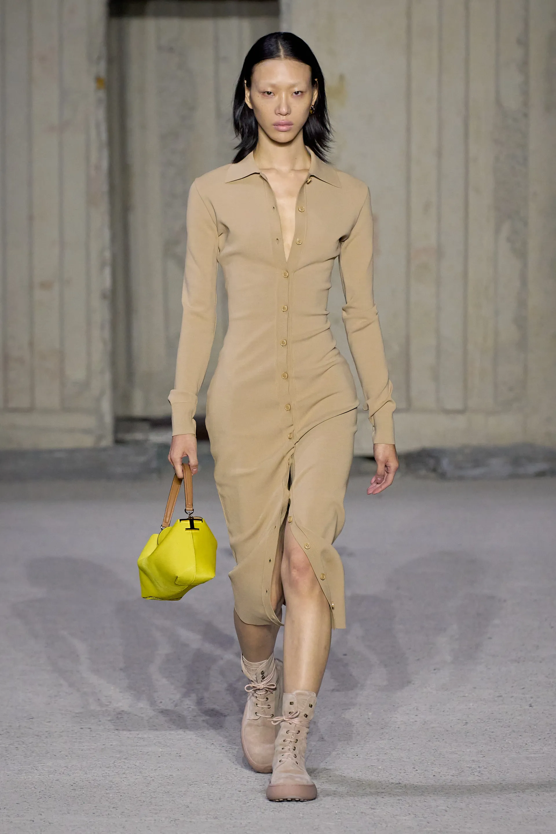 00010-tods-spring-2023-ready-to-wear-credit-gorunway