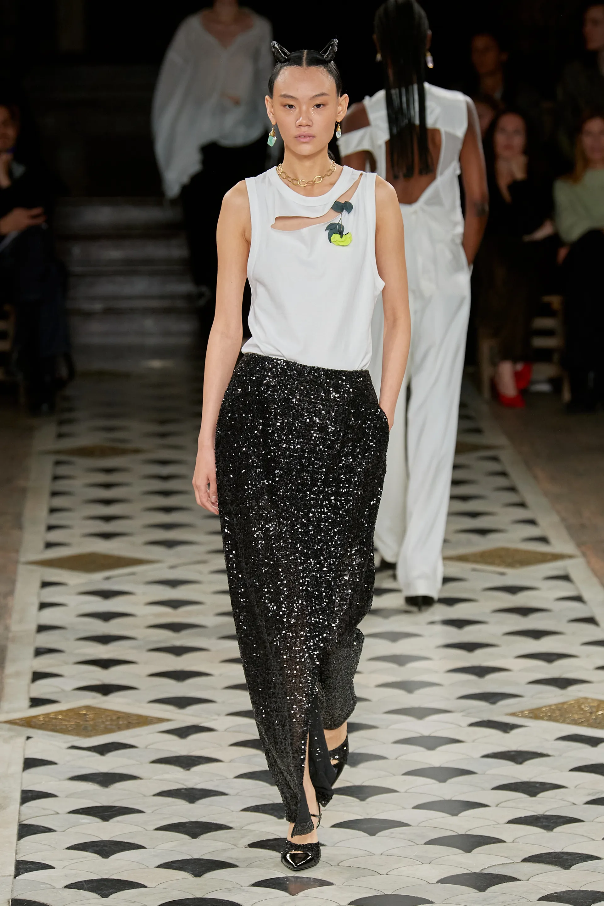 00010-undercover-spring-2023-ready-to-wear-credit-gorunway