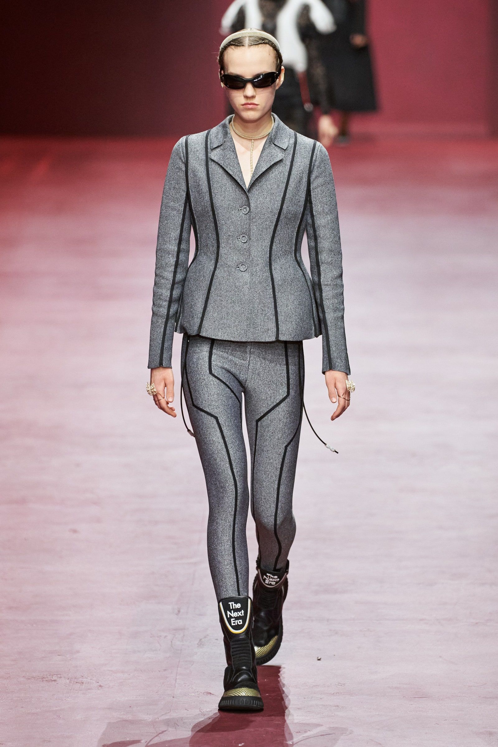 00011-christian-dior-fall-2022-ready-to-wear-paris-credit-gorunway-1.jpeg