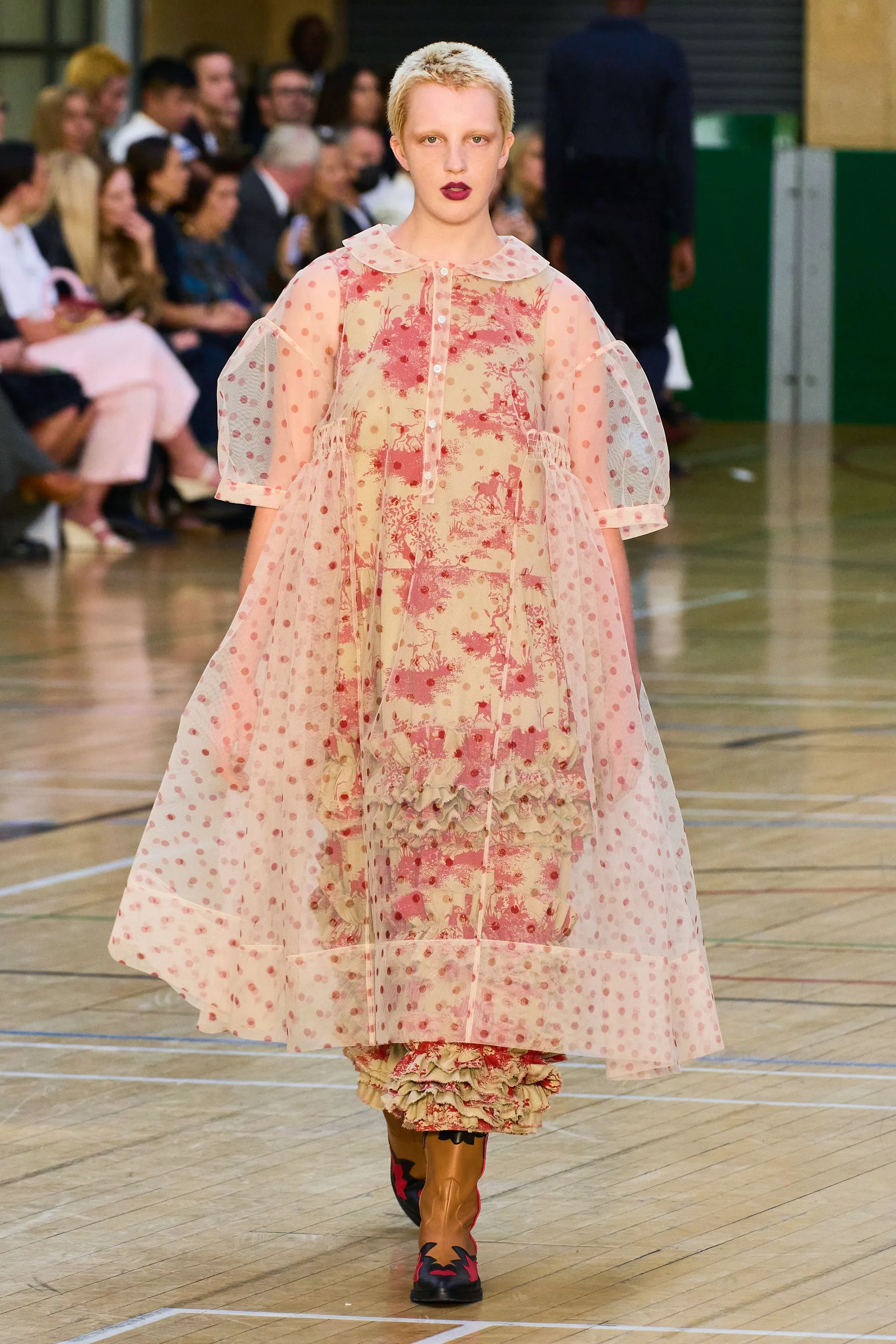00011-molly-goddard-spring-2023-ready-to-wear-credit-gorunway