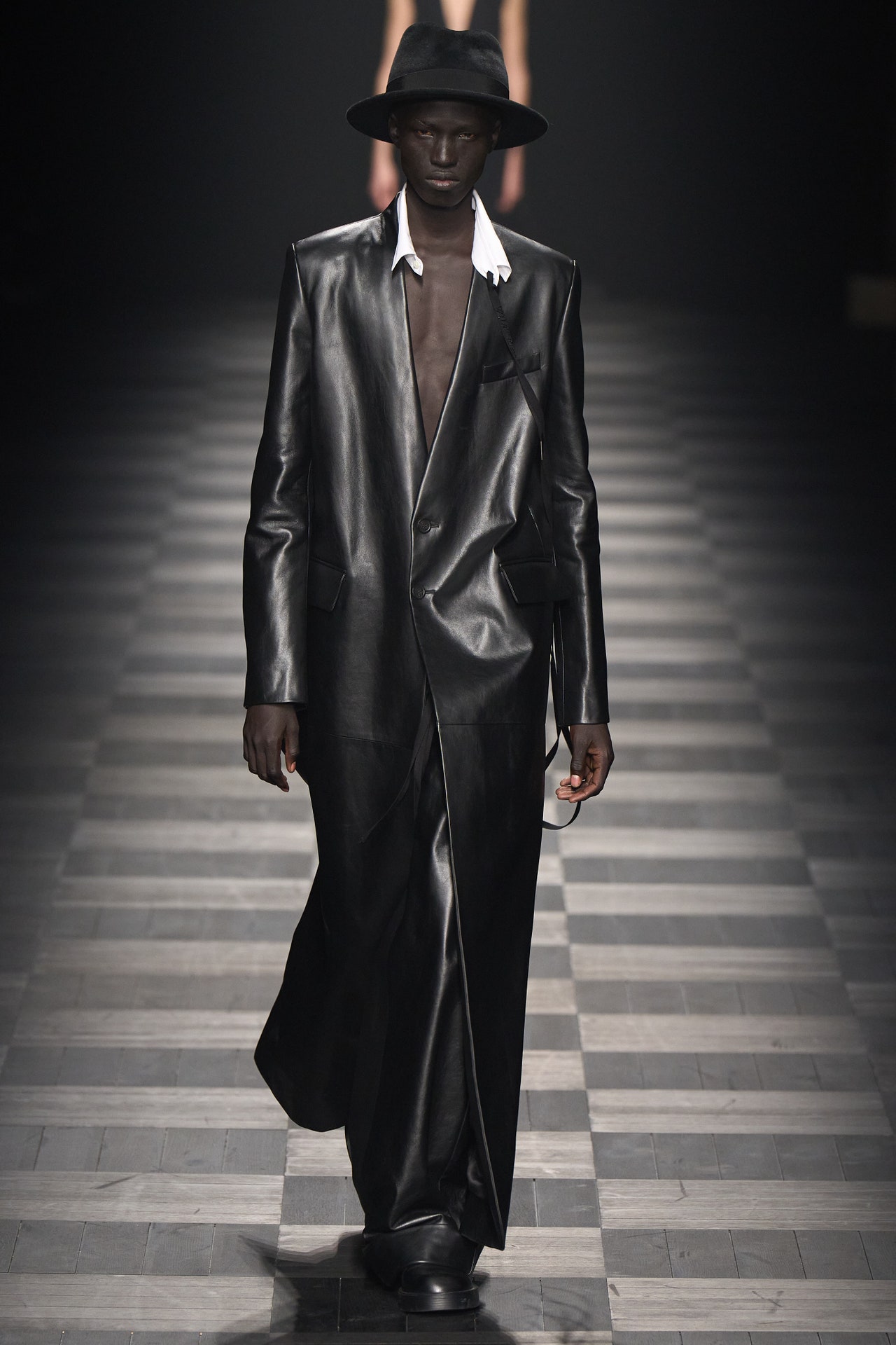 00012-ann-demeulemeester-fall-2022-ready-to-wear-paris-credit-filippo-fior-gorunway-1.jpeg