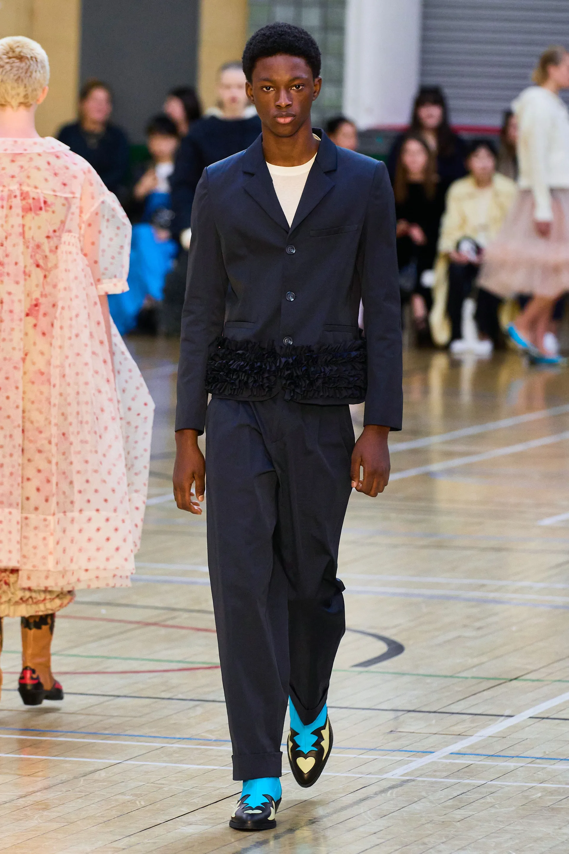 00012-molly-goddard-spring-2023-ready-to-wear-credit-gorunway