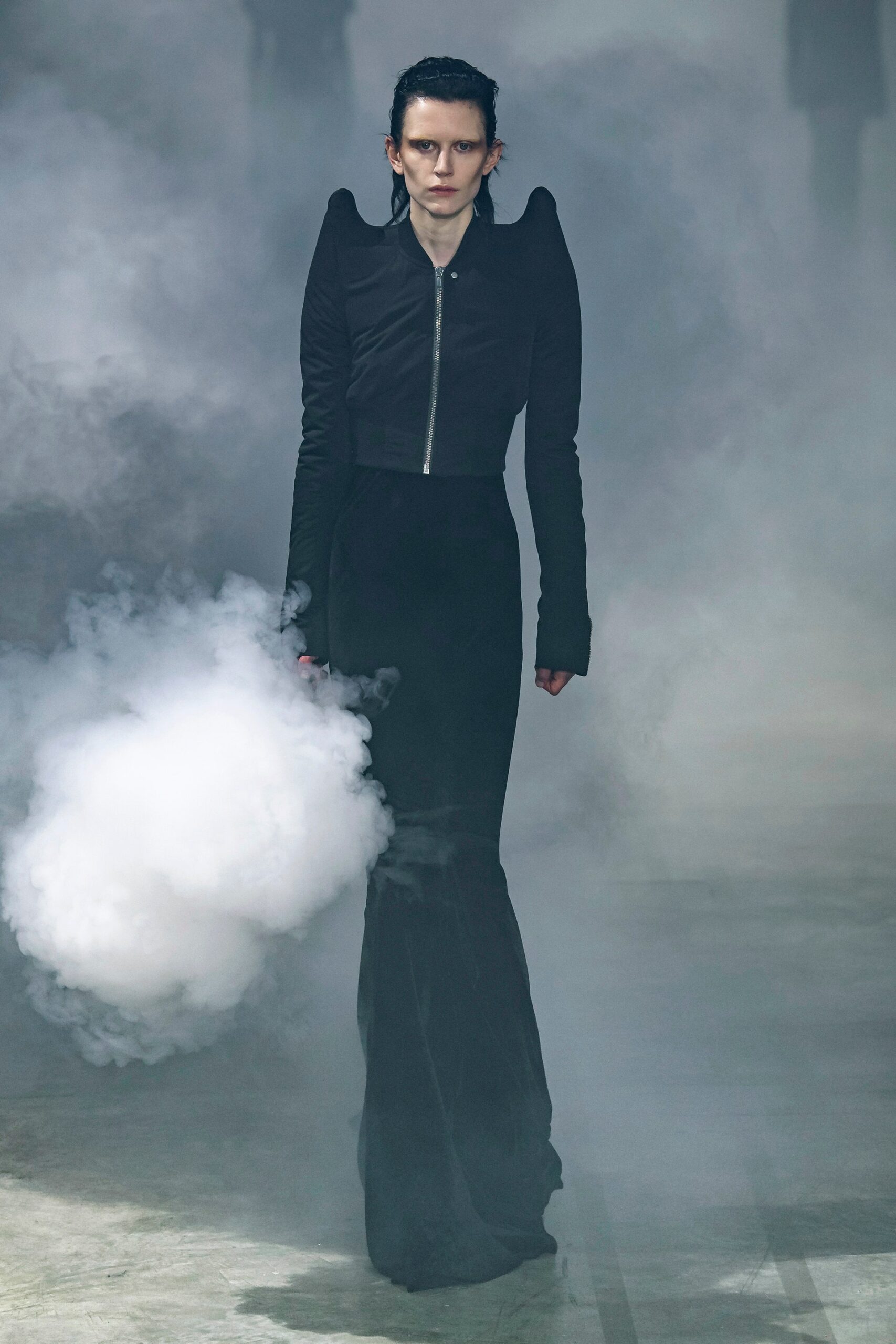00012-rick-owens-fall-2022-ready-to-wear-paris-credit-gorunway-3.jpg