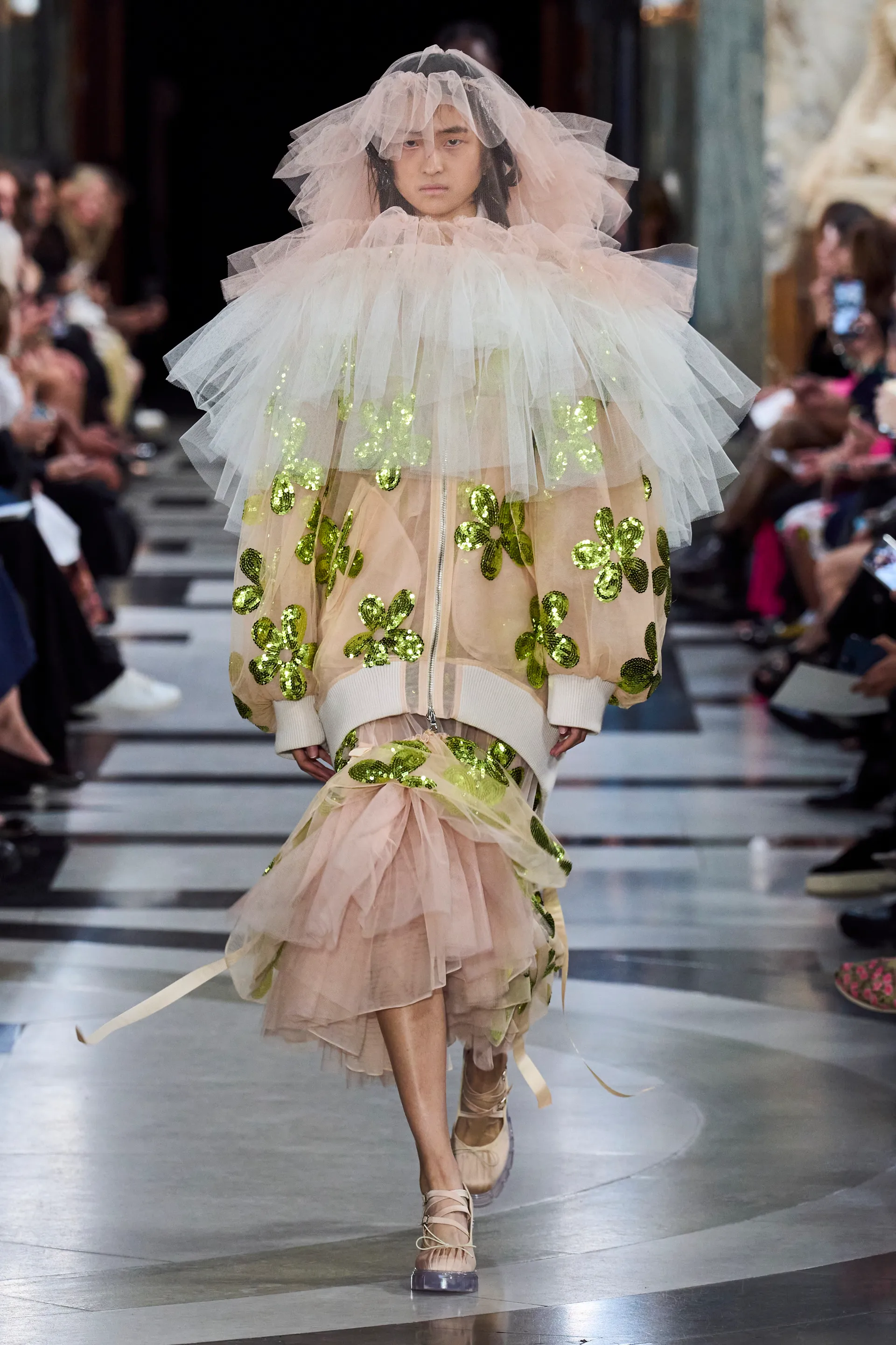 00012-simone-rocha-spring-2023-ready-to-wear-credit-gorunway