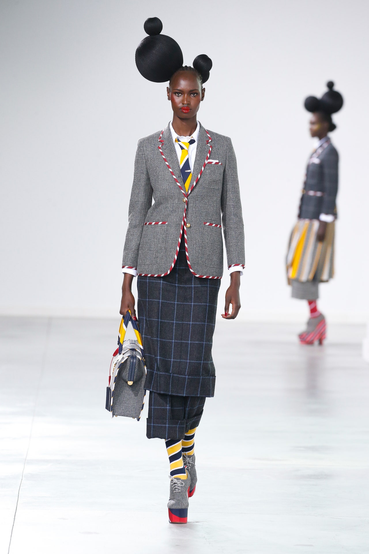 00012-thom-browne-fall-2022-credit-brand-1.jpeg