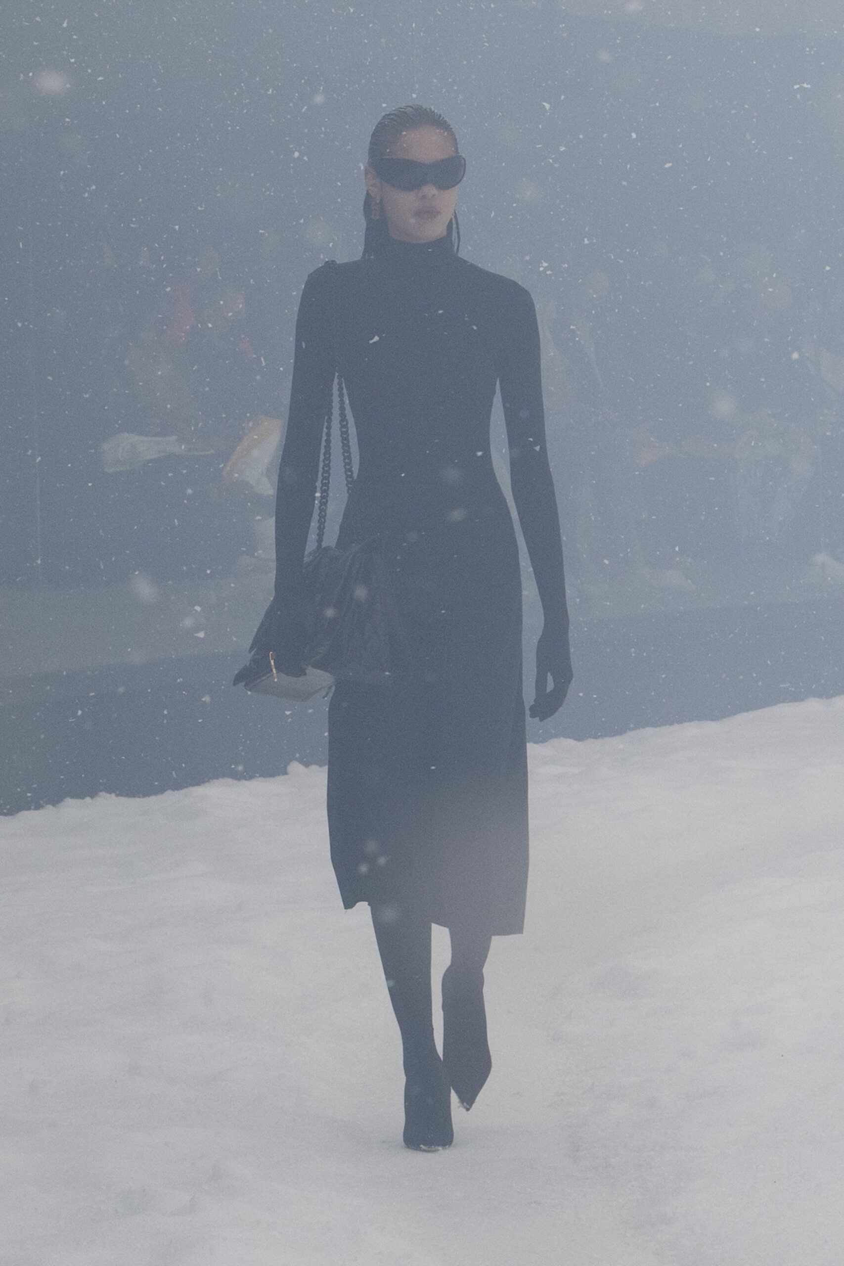 00013-balenciaga-fall-2022-ready-to-wear-paris-credit-brand-1.jpg