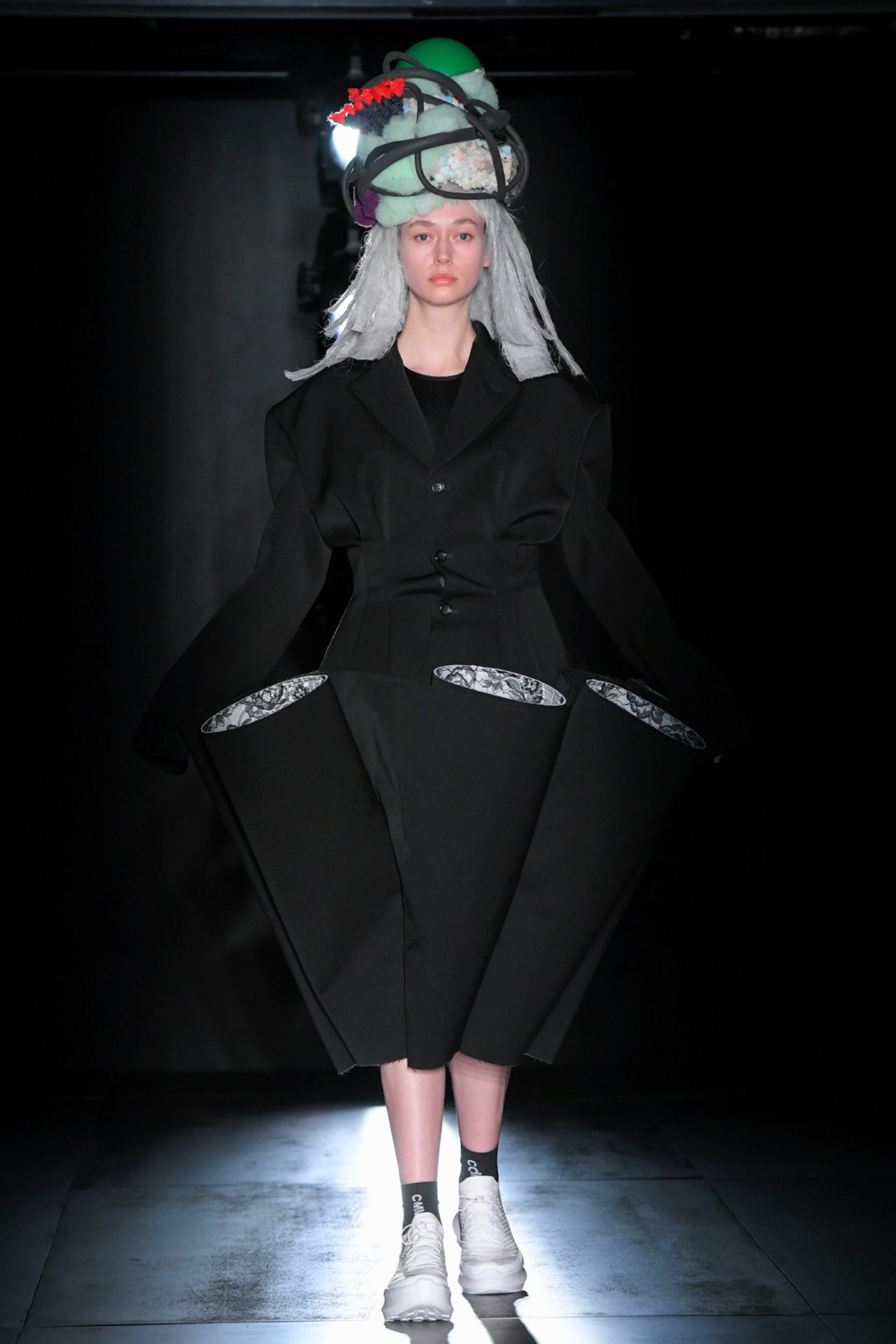 00013-comme-des-garcons-fall-2022-ready-to-wear-tokyo-credit-brand-1.jpeg