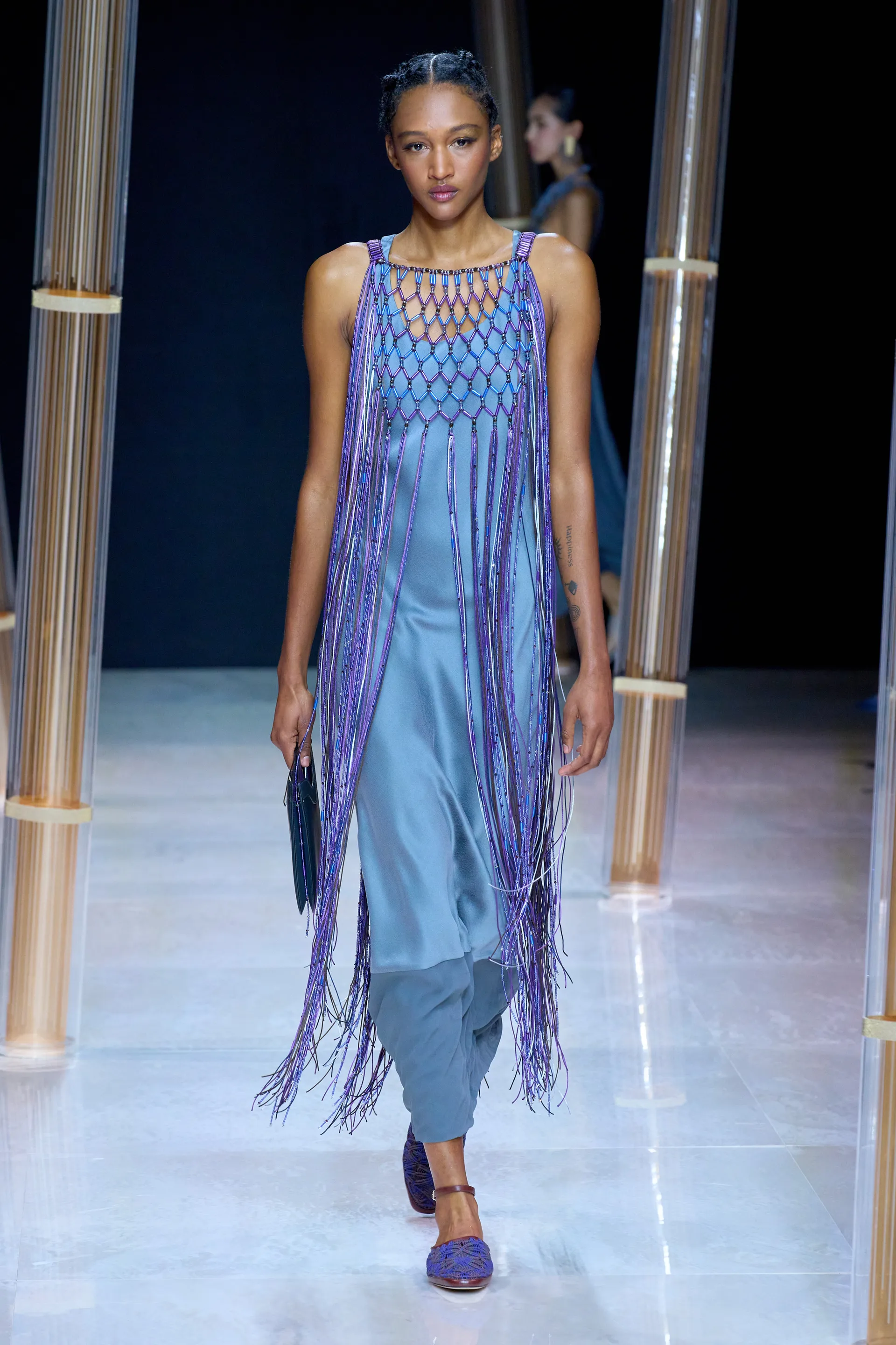 00013-giorgio-armani-spring-2023-ready-to-wear-credit-gorunway