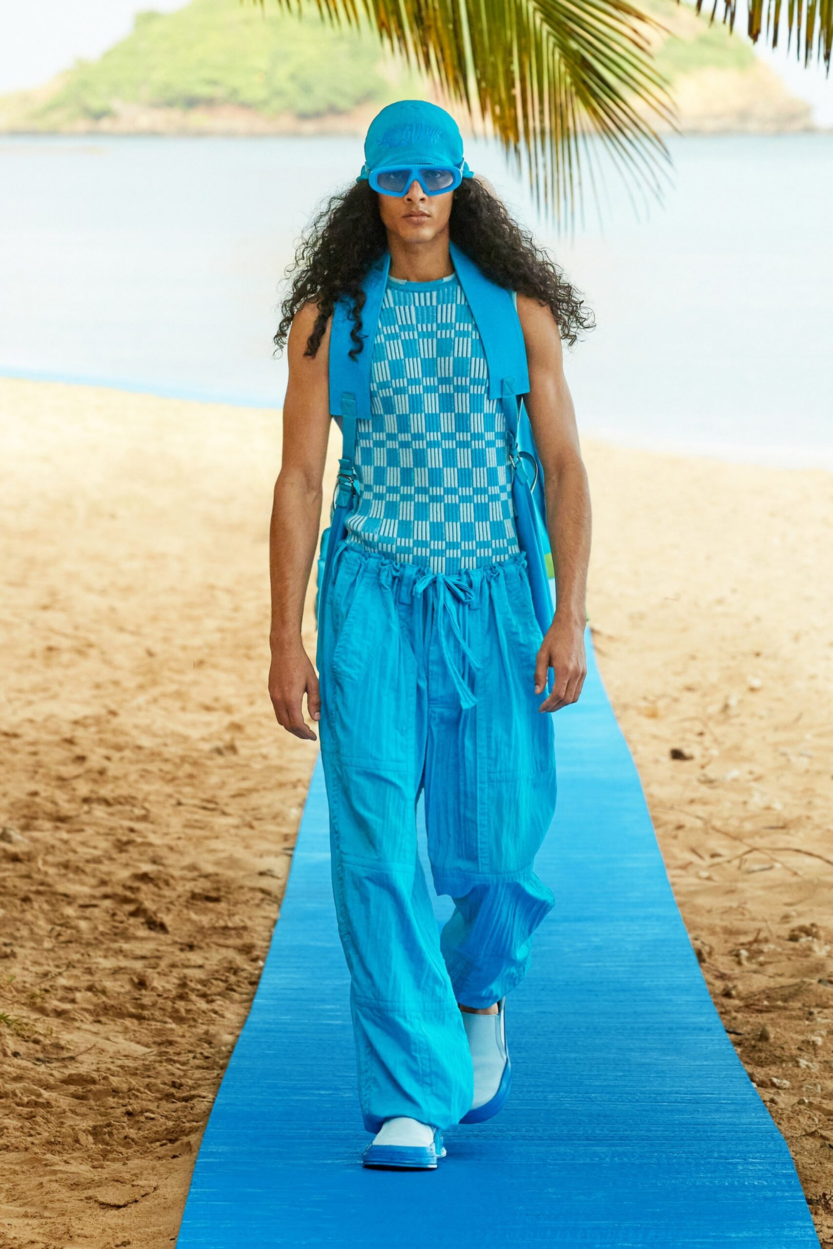 00013-jacquemus-spring-2022-ready-to-wear-credit-brand-1.jpg