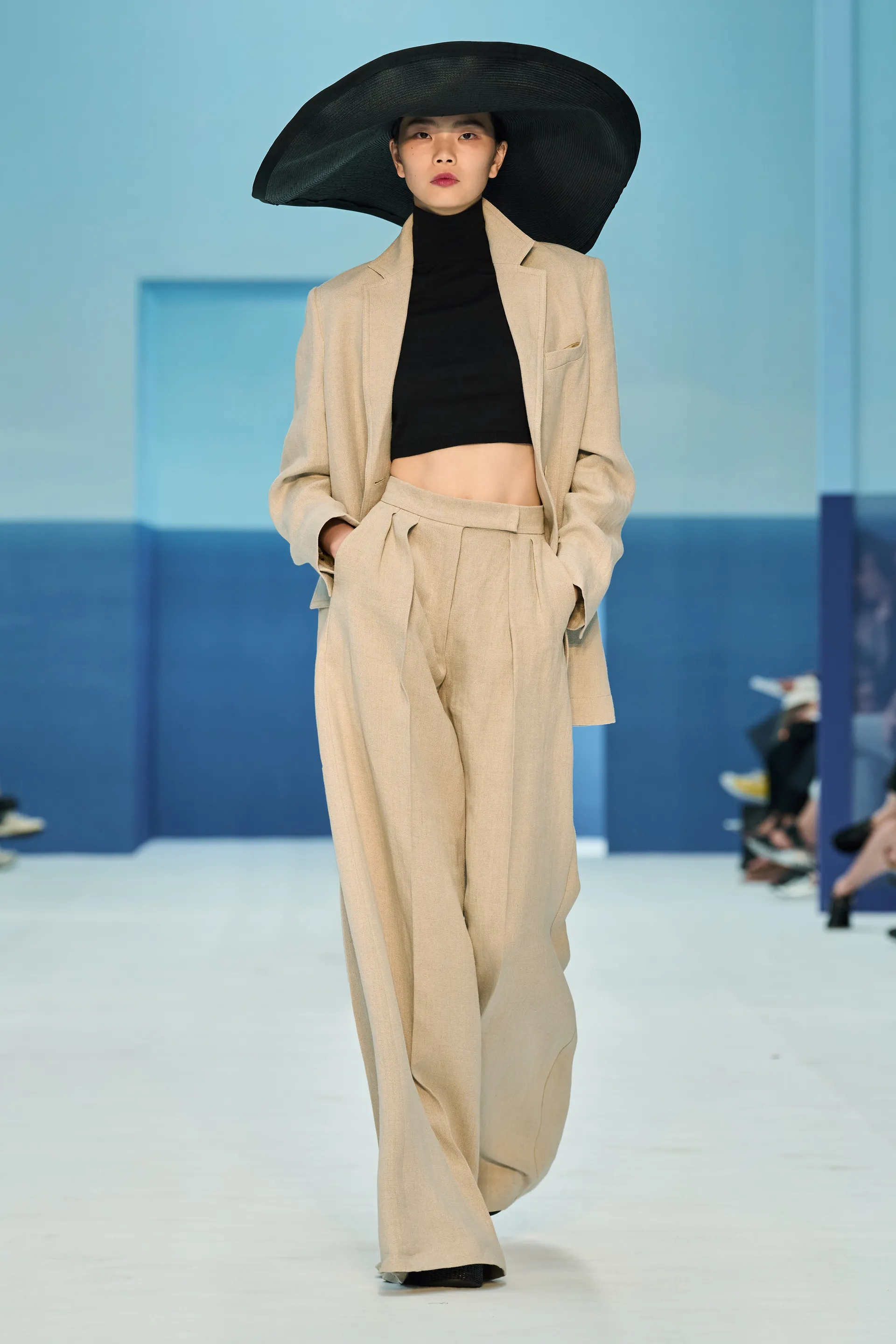 00013-max-mara-spring-2023-ready-to-wear-credit-gorunway