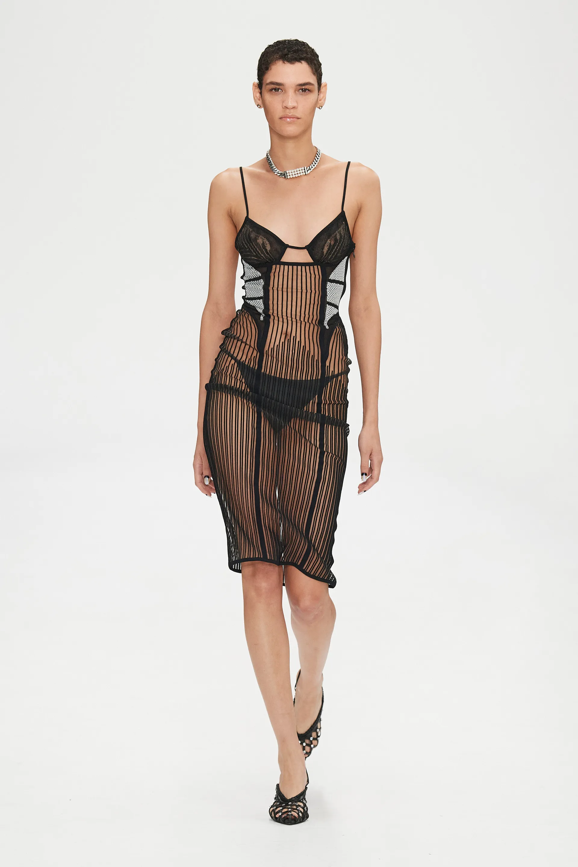 00013-nensi-dojaka-spring-2023-ready-to-wear-credit-gorunway
