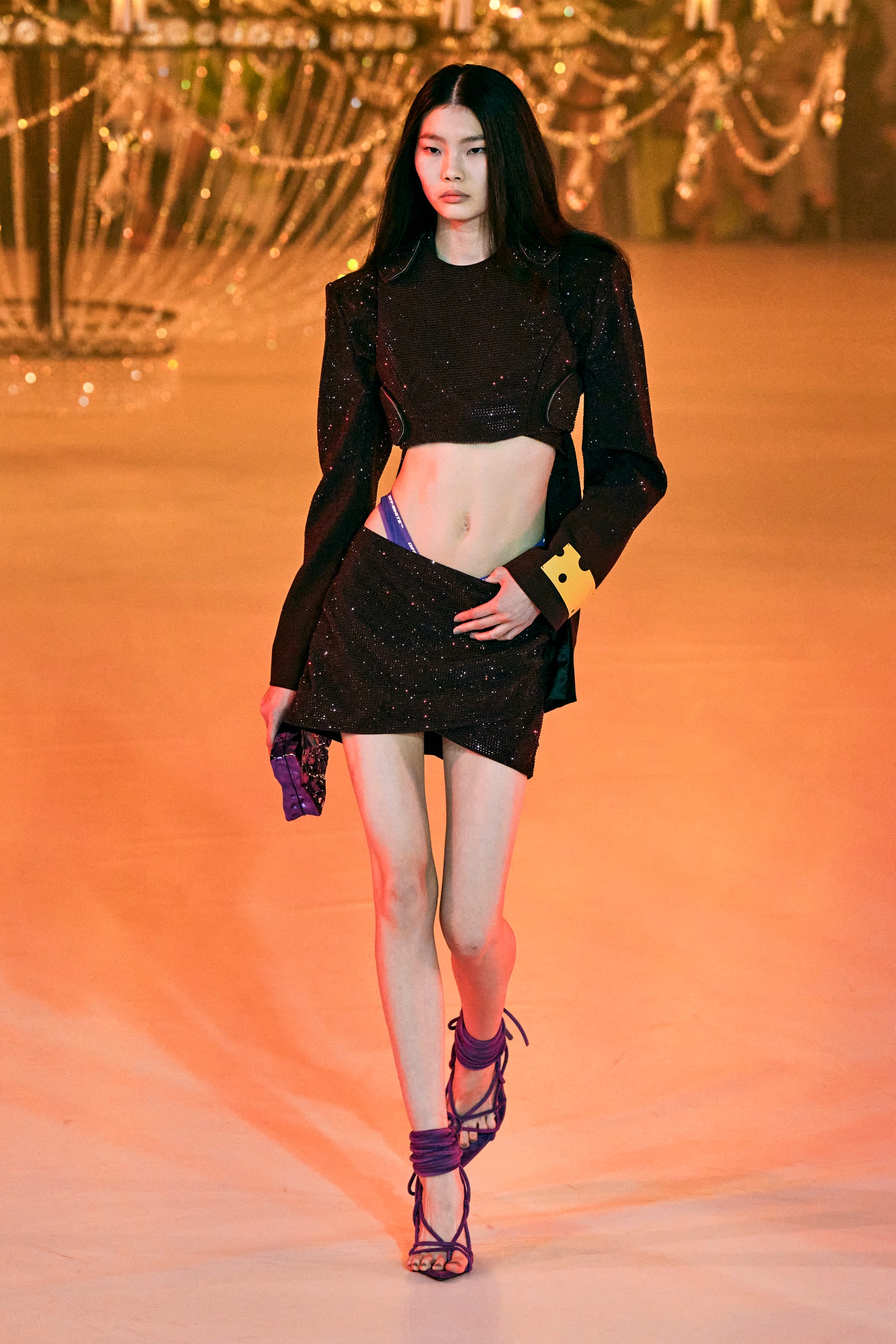 00013-off-white-fall-2022-ready-to-wear-paris-credit-gorunway-1.jpeg