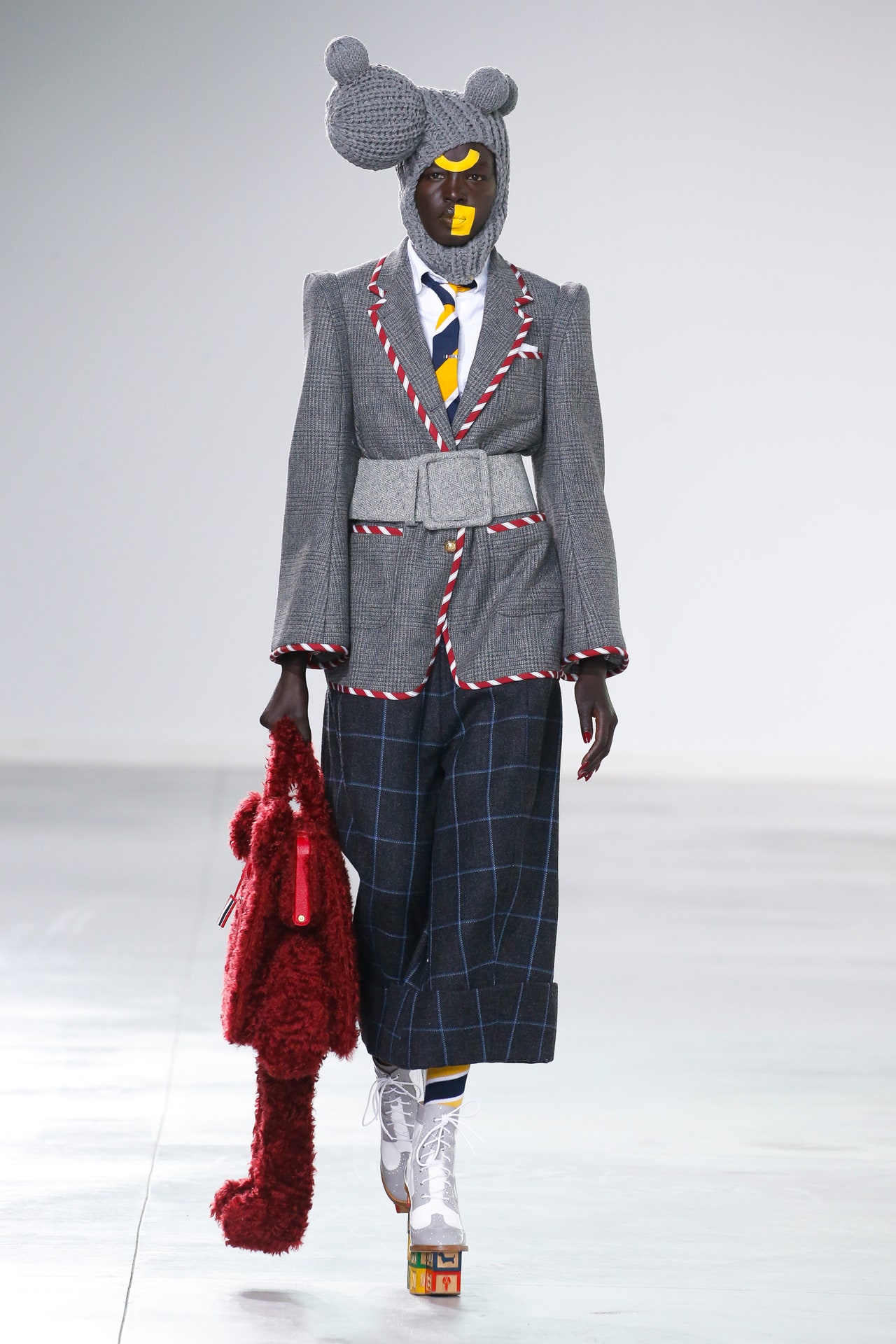 00013-thom-browne-fall-2022-credit-brand-1.jpeg