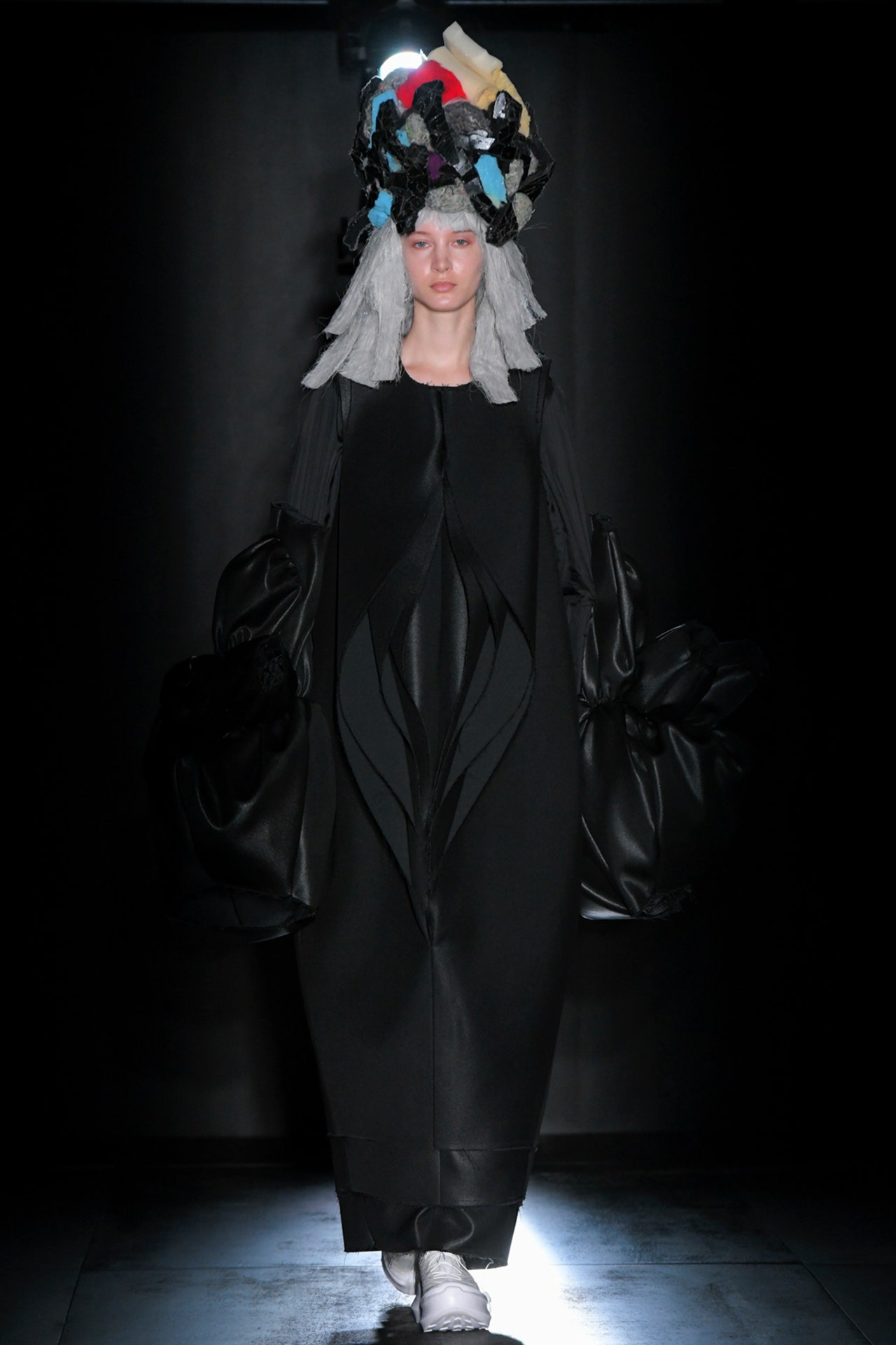 00014-comme-des-garcons-fall-2022-ready-to-wear-tokyo-credit-brand-1.jpeg