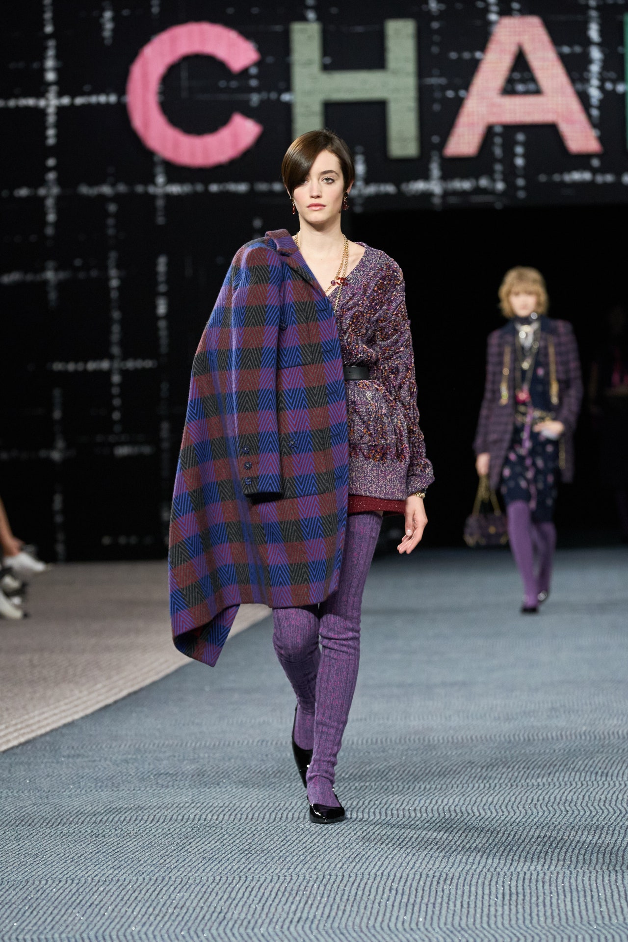 00015-chanel-fall-2022-ready-to-wear-paris-credit-gorunway-1.jpeg