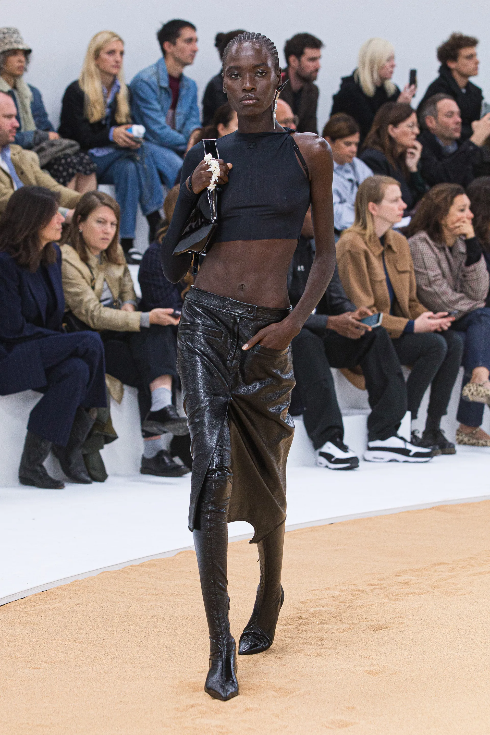 00015-courreges-spring-2023-ready-to-wear-credit-brand