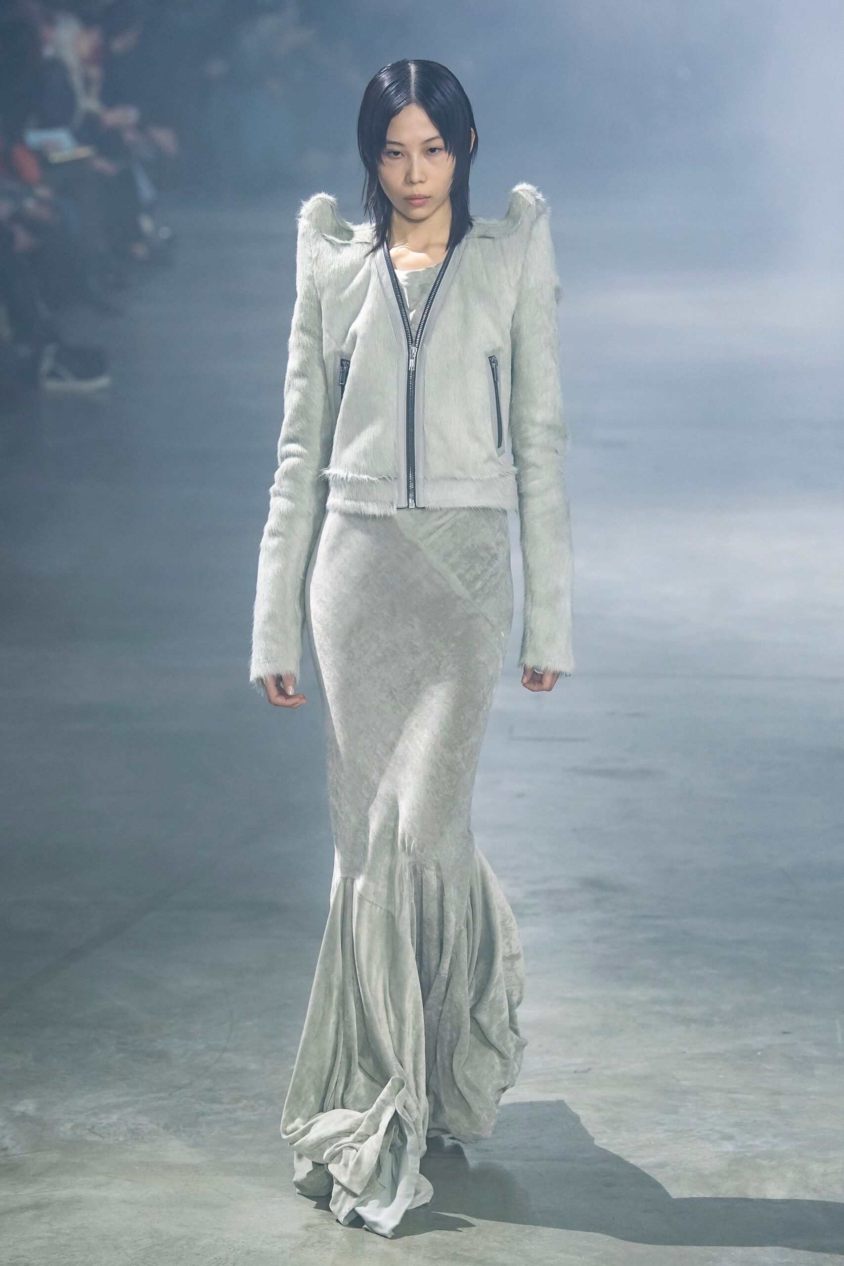 00015-rick-owens-fall-2022-ready-to-wear-paris-credit-gorunway-3.jpg