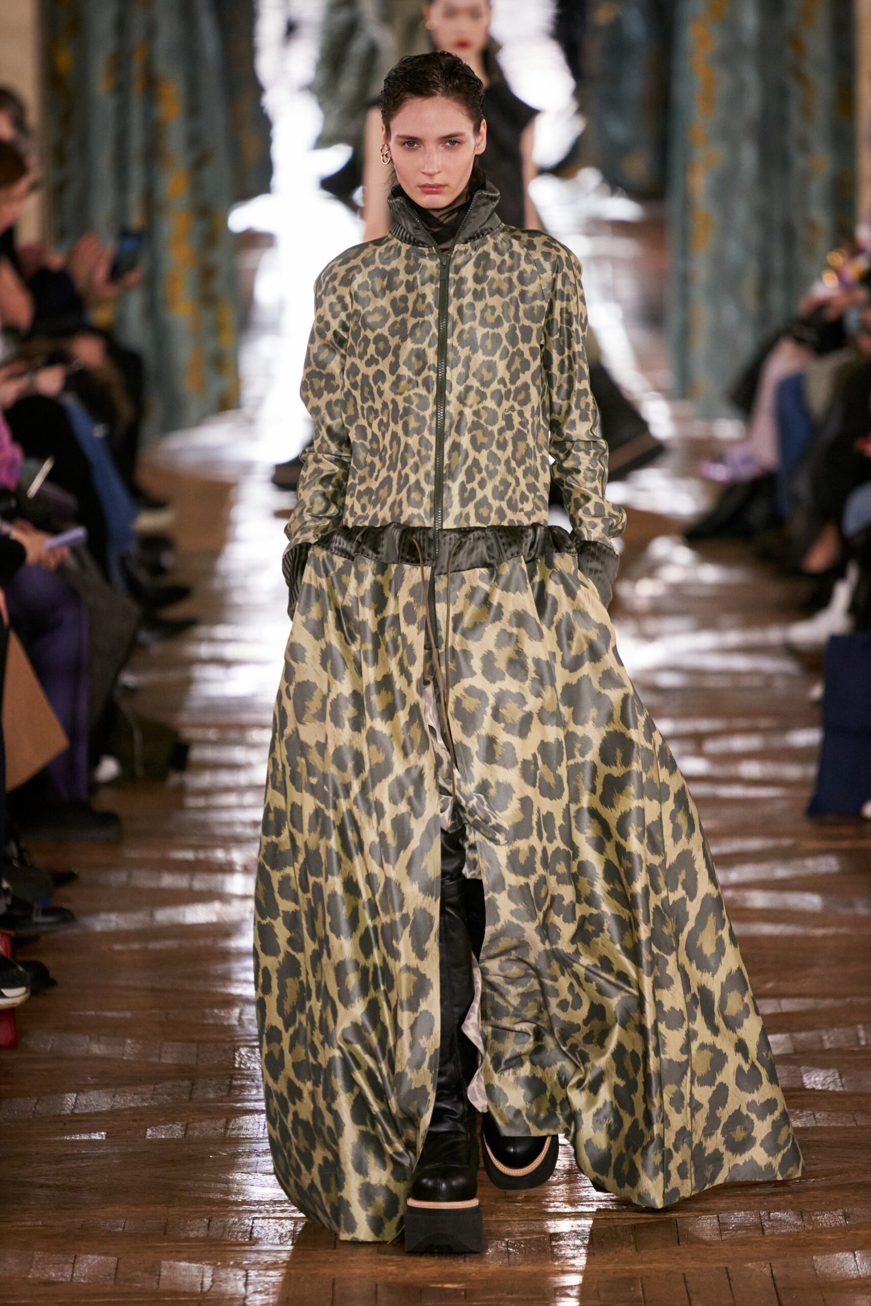 00015-sacai-fall-2022-ready-to-wear-paris-credit-gorunway-1.jpg