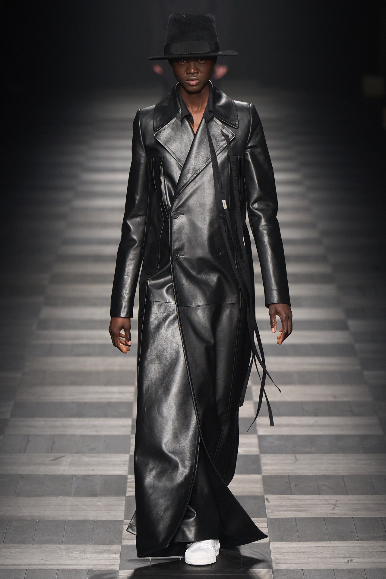 00016-ann-demeulemeester-fall-2022-ready-to-wear-paris-credit-filippo-fior-gorunway-1.jpeg