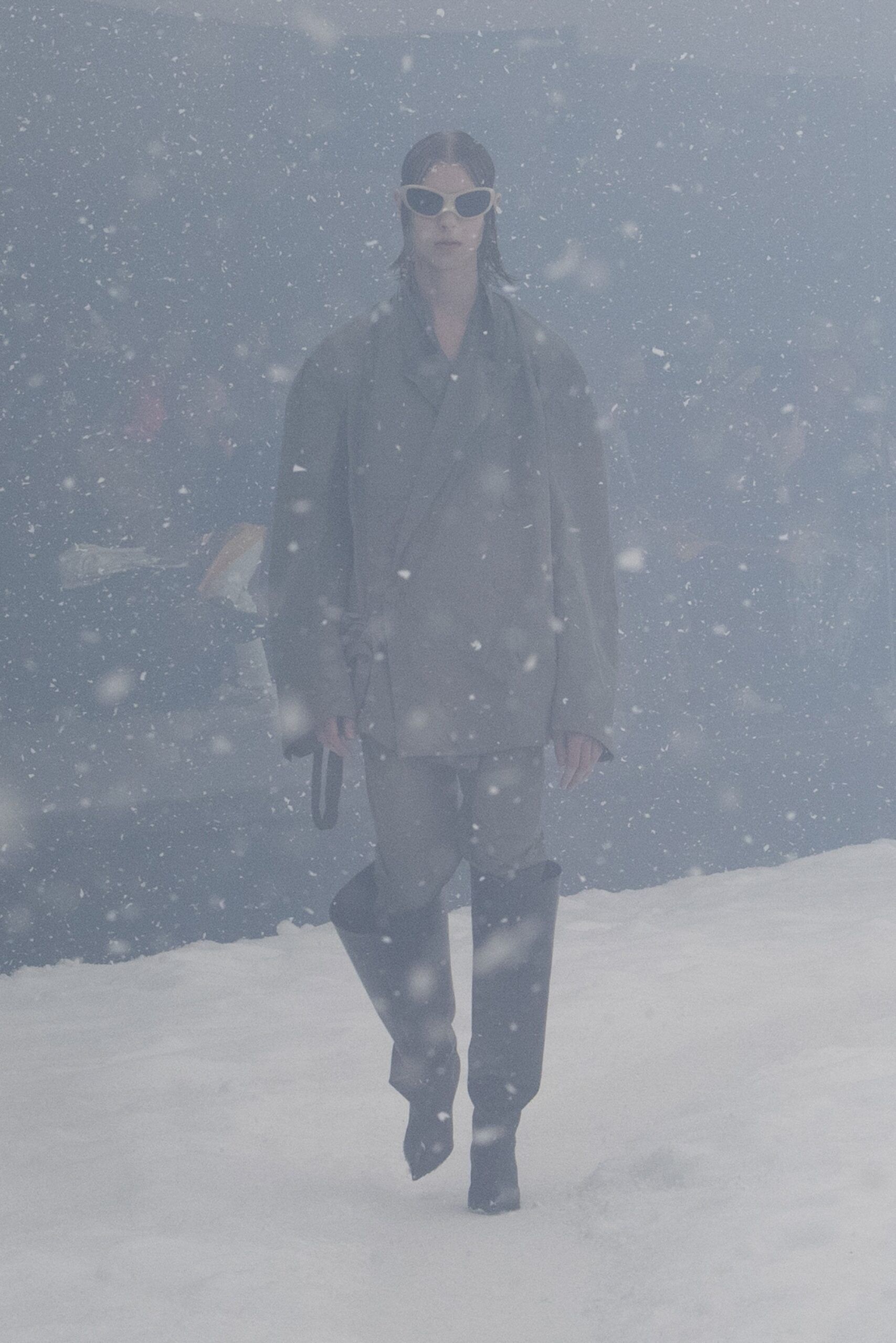 00016-balenciaga-fall-2022-ready-to-wear-paris-credit-brand-1.jpg