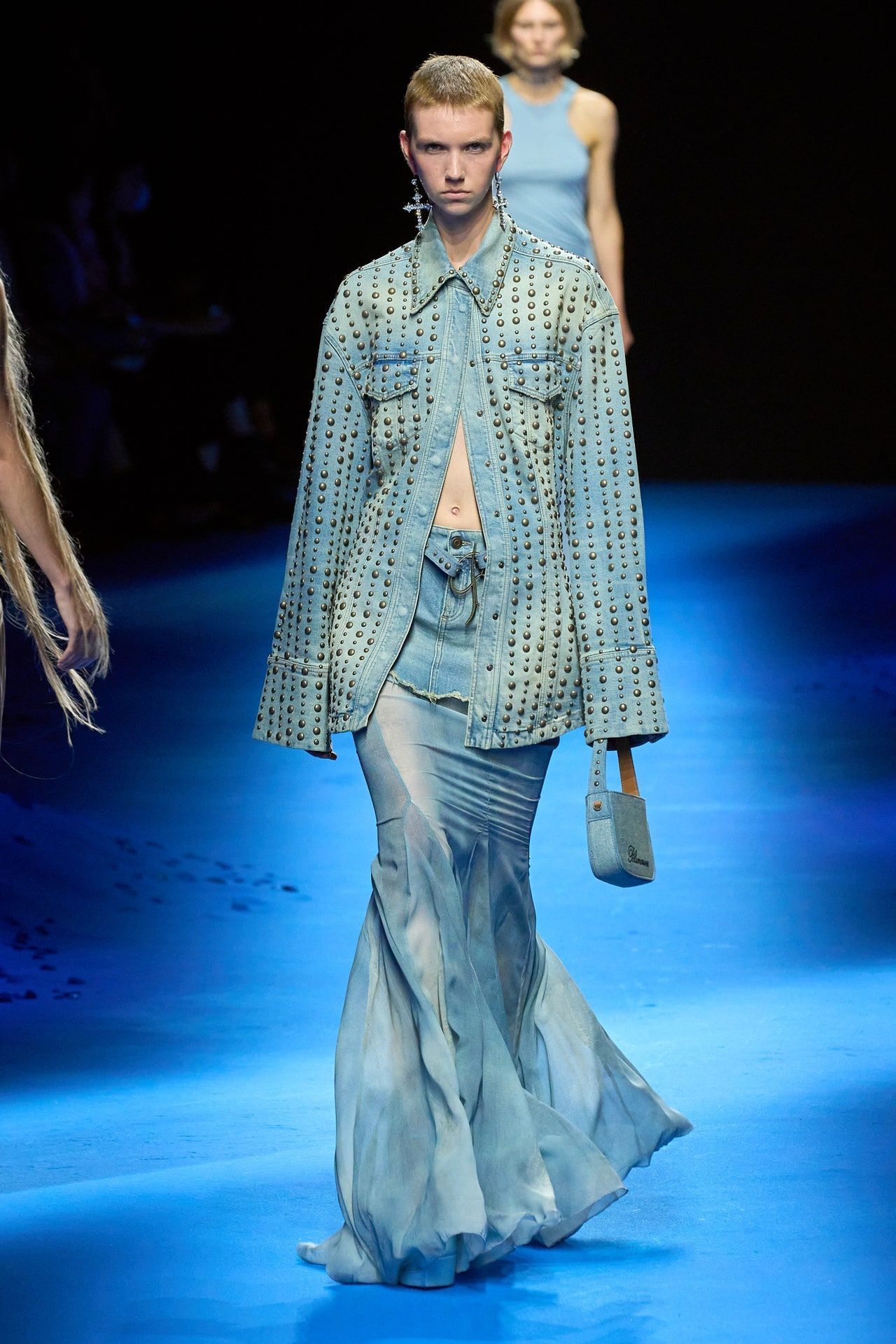 00016-blumarine-spring-2023-ready-to-wear-credit-gorunway