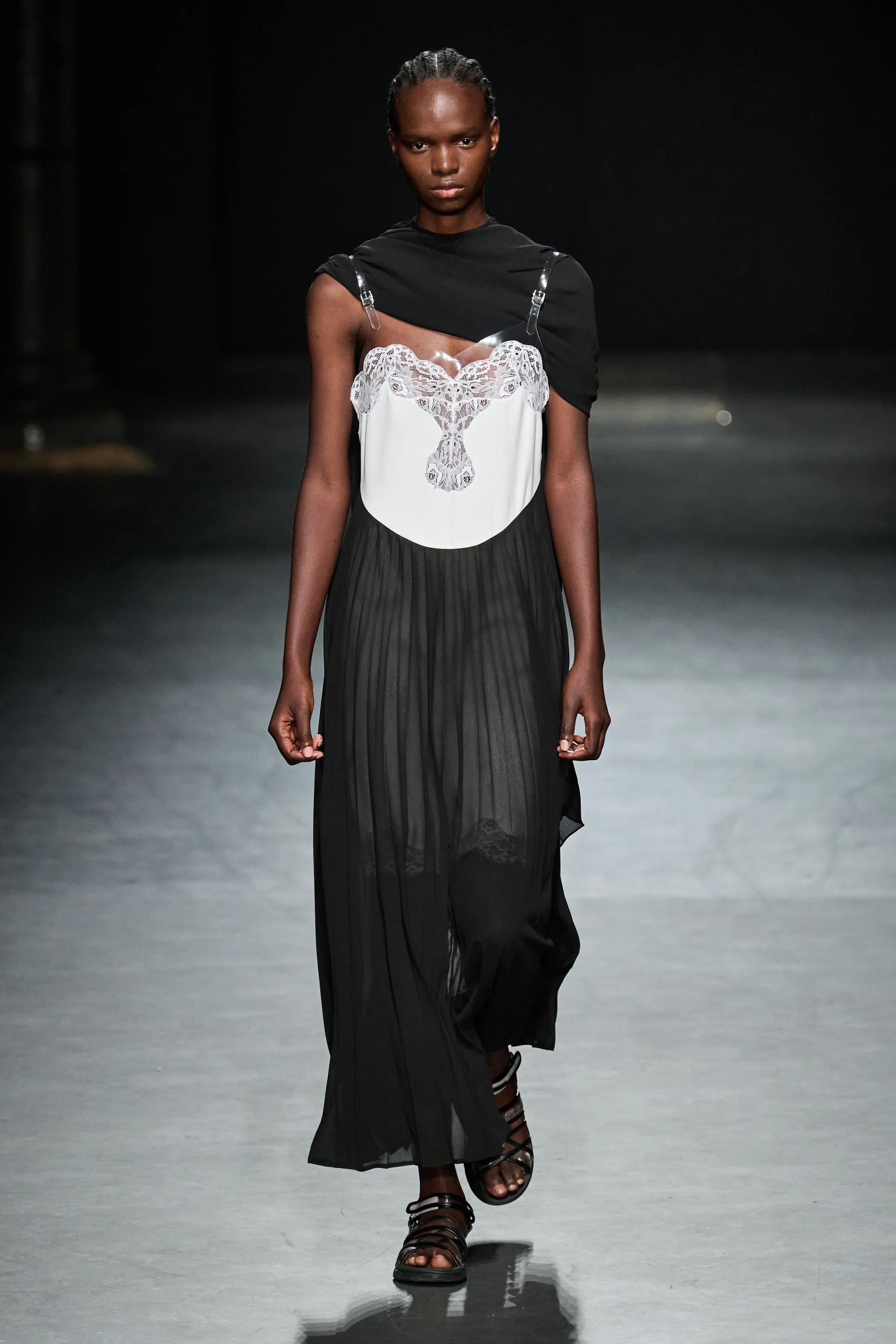 00016-christopher-kane-spring-2023-ready-to-wear-credit-gorunway