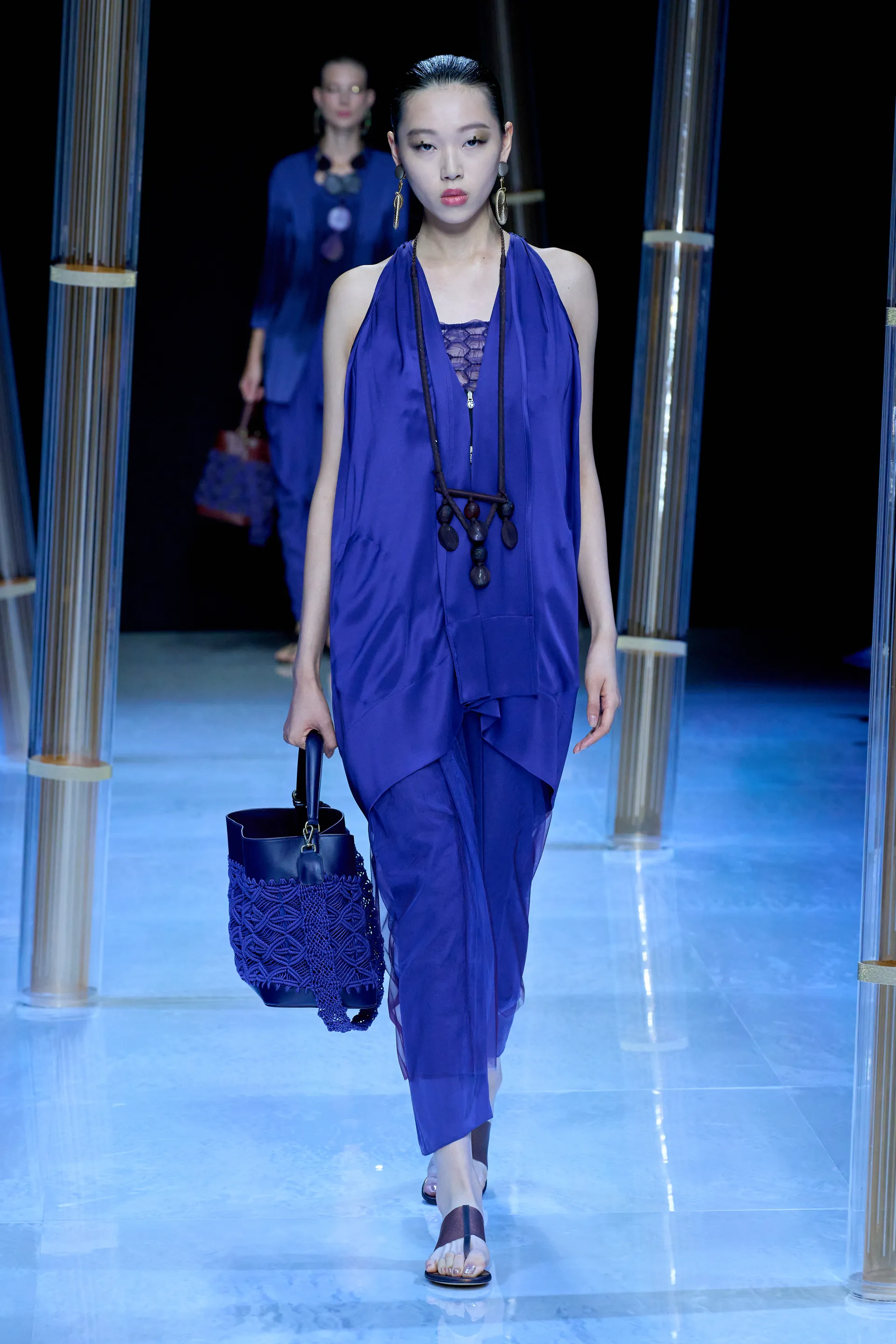00016-giorgio-armani-spring-2023-ready-to-wear-credit-gorunway