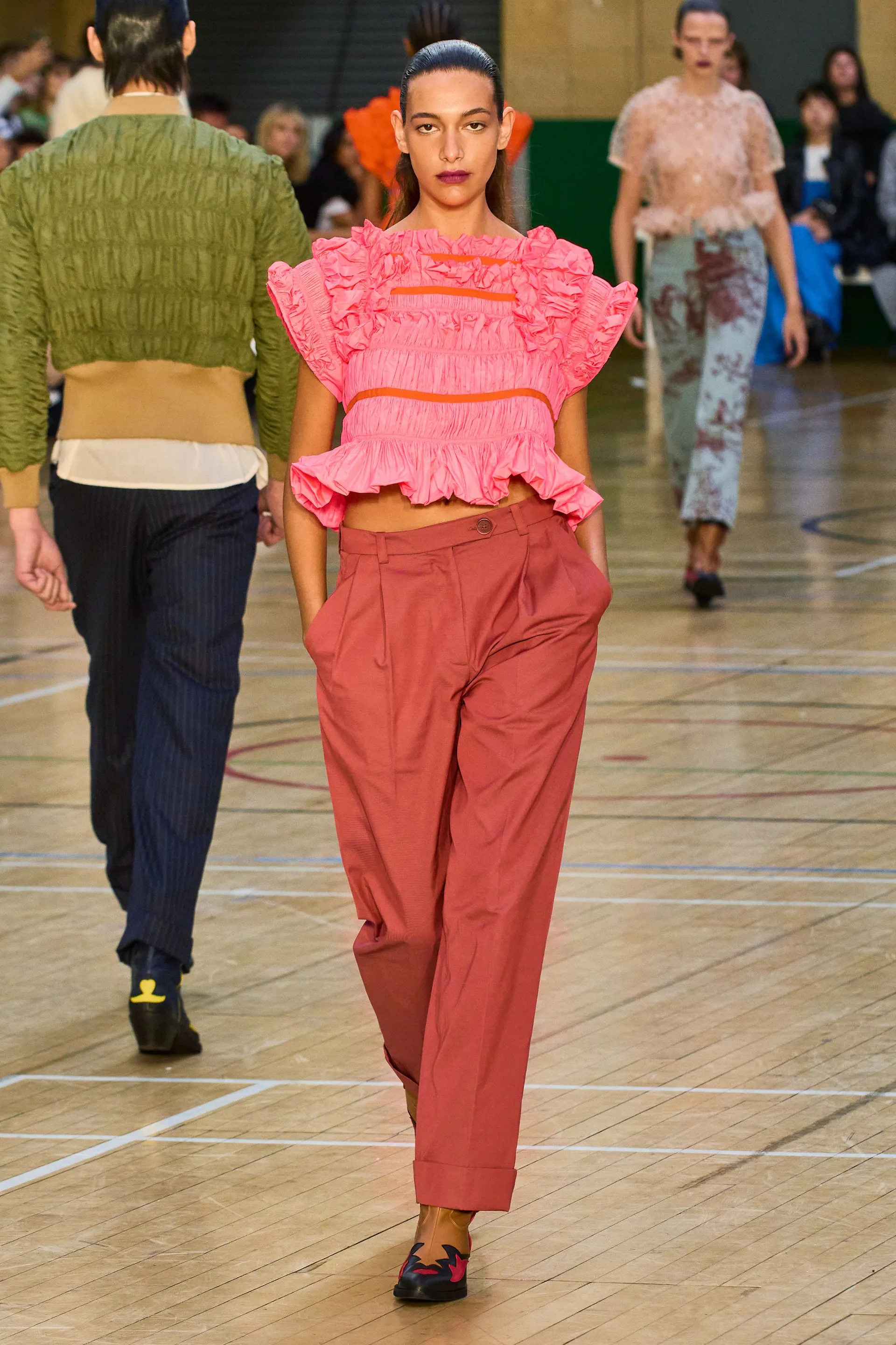 00016-molly-goddard-spring-2023-ready-to-wear-credit-gorunway