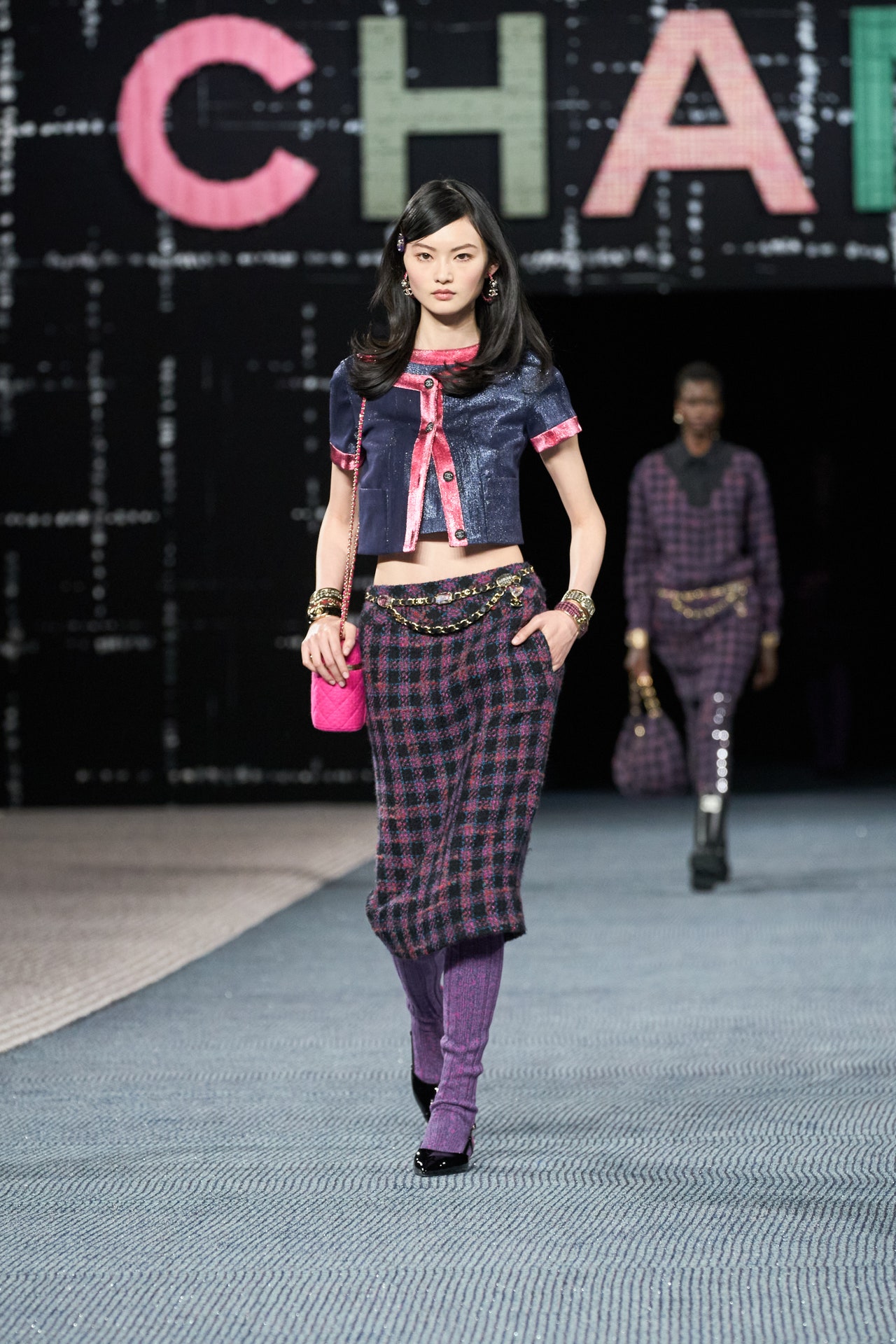 00017-chanel-fall-2022-ready-to-wear-paris-credit-gorunway-1.jpeg