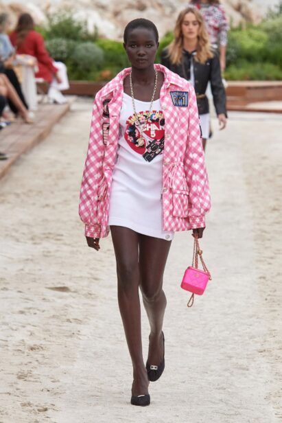 00017-chanel-resort-2023-monaco-credit-gorunway-1.jpeg