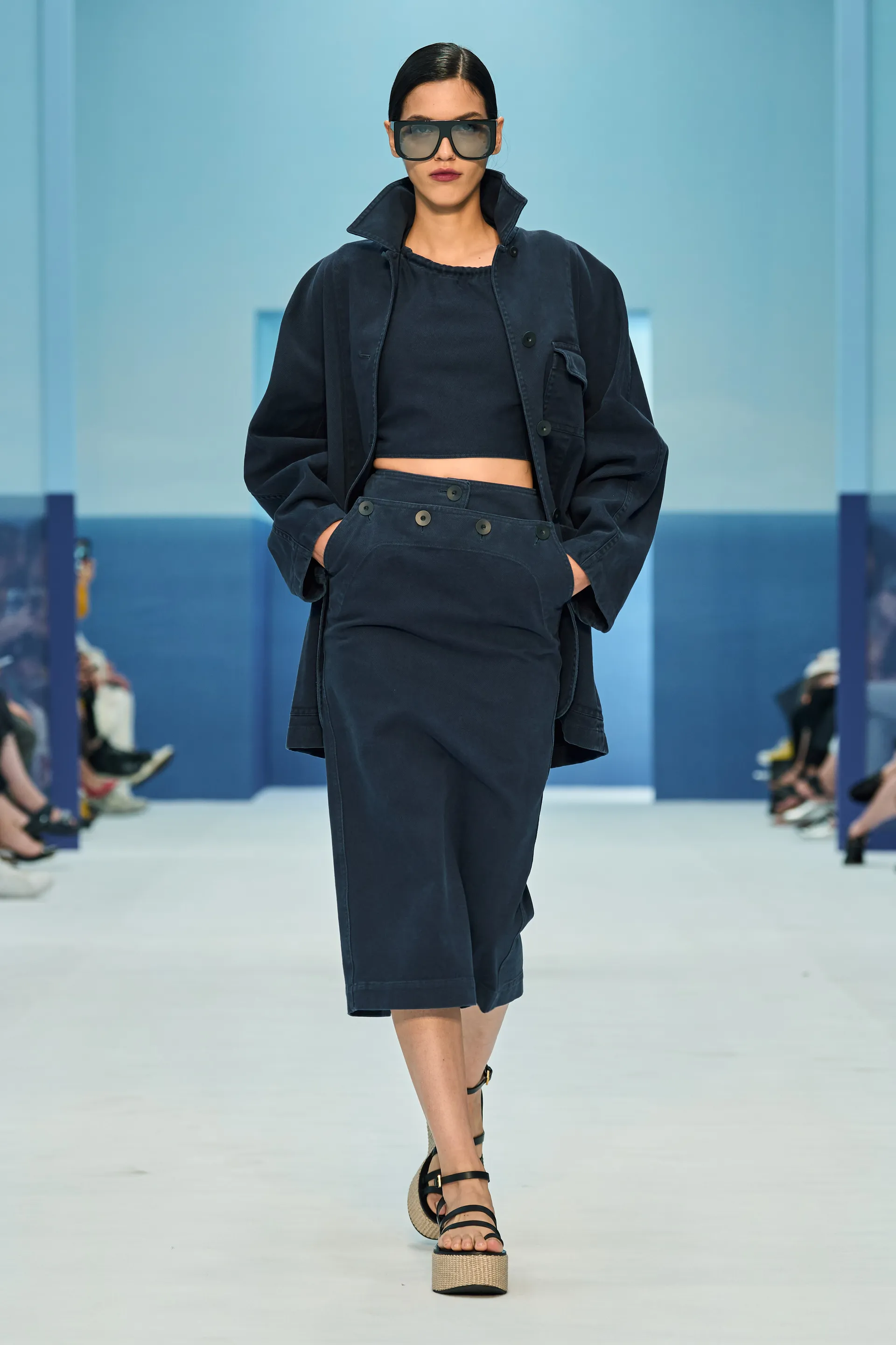 00017-max-mara-spring-2023-ready-to-wear-credit-gorunway