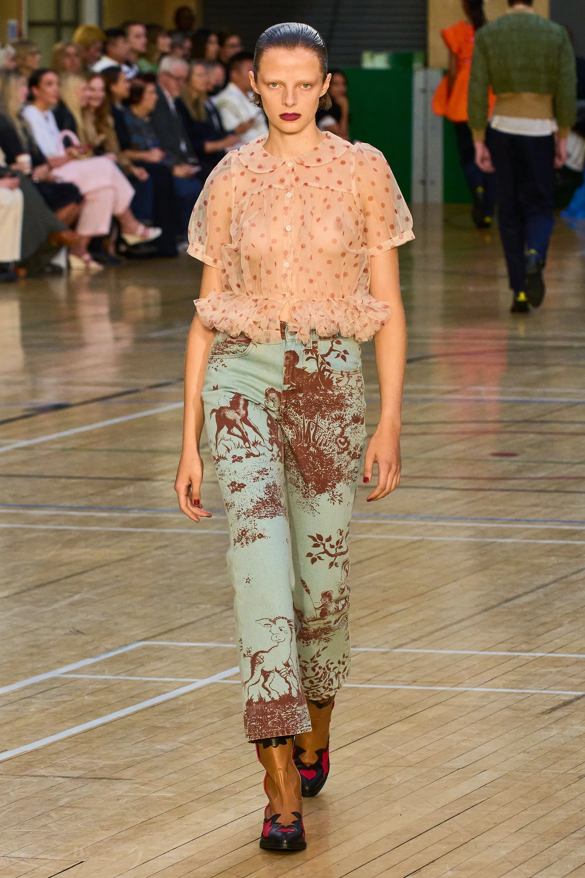 00017-molly-goddard-spring-2023-ready-to-wear-credit-gorunway