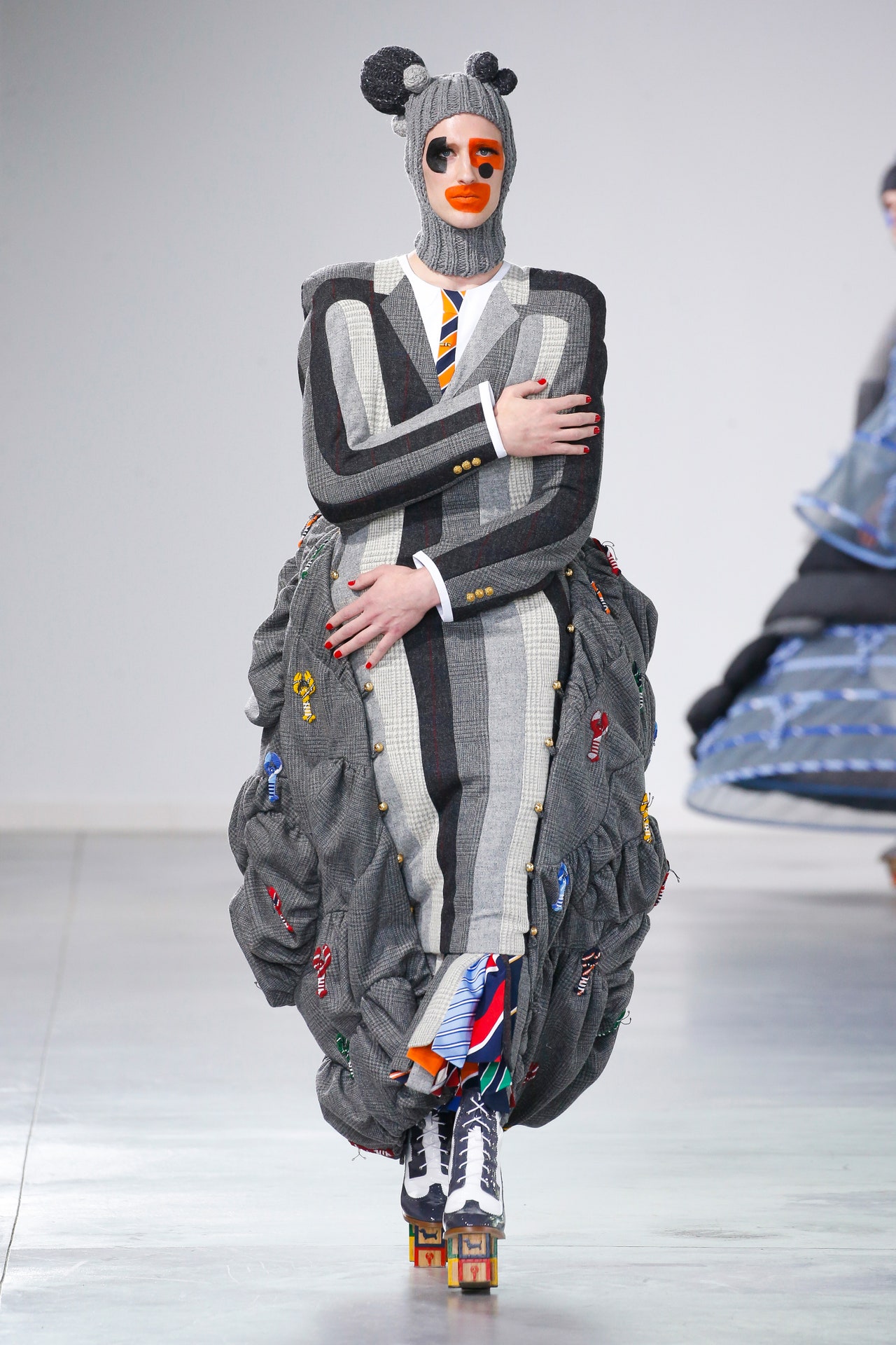 00017-thom-browne-fall-2022-credit-brand-1.jpeg