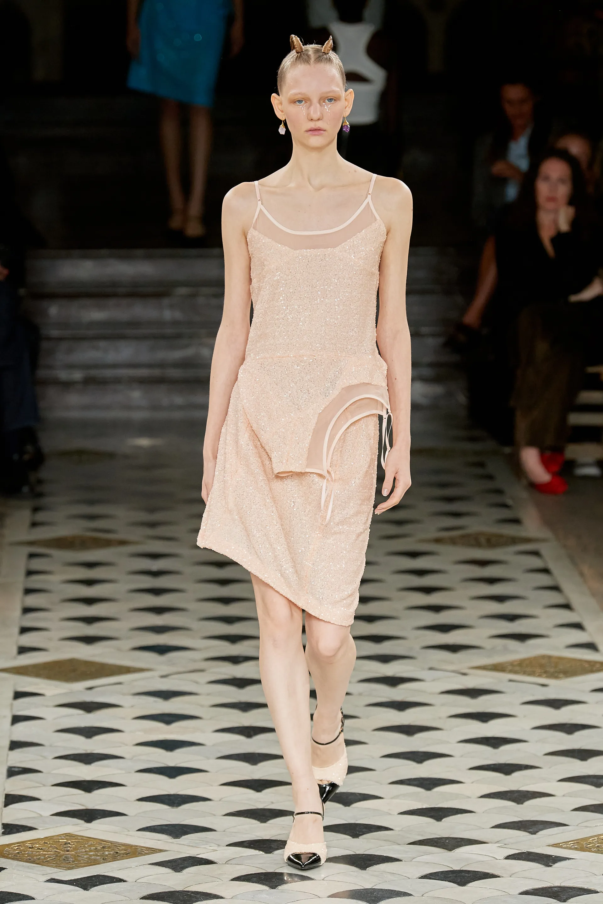 00017-undercover-spring-2023-ready-to-wear-credit-gorunway