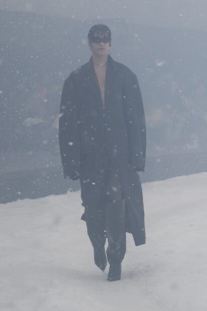 00018-balenciaga-fall-2022-ready-to-wear-paris-credit-brand-1.jpg