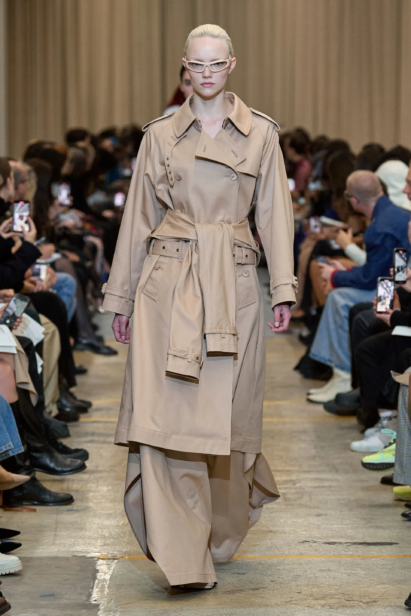 00018-burberry-spring-2023-ready-to-wear-credit-brand