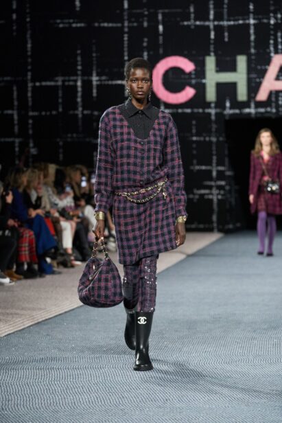 00018-chanel-fall-2022-ready-to-wear-paris-credit-gorunway-1.jpeg