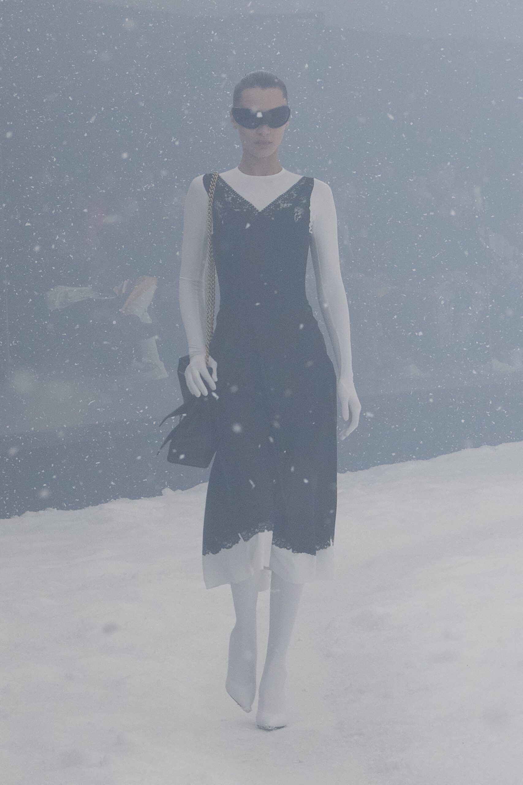 00019-balenciaga-fall-2022-ready-to-wear-paris-credit-brand-1.jpg
