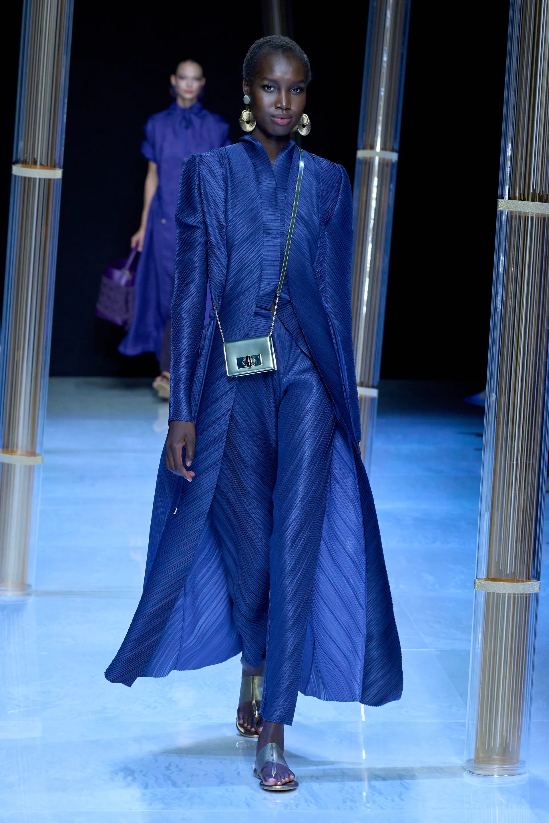 00019-giorgio-armani-spring-2023-ready-to-wear-credit-gorunway