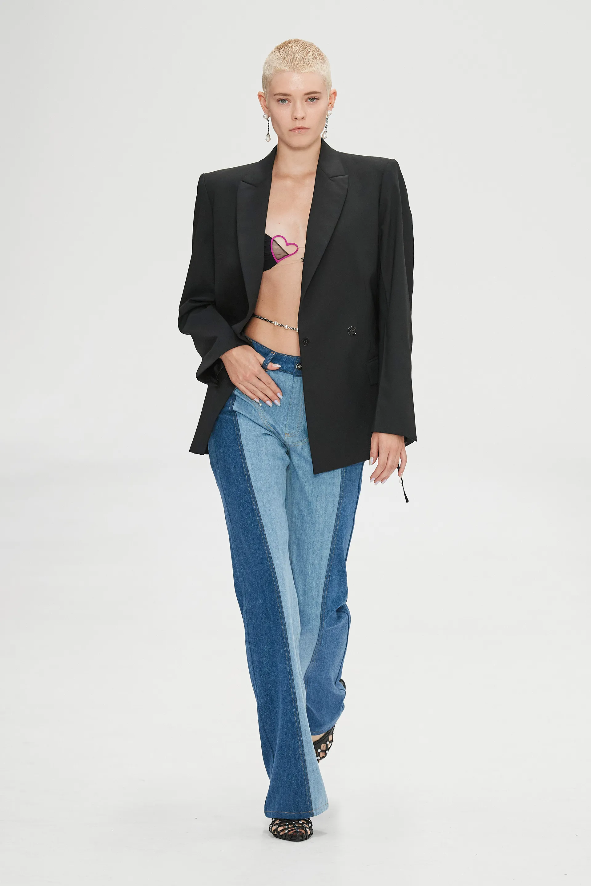 00019-nensi-dojaka-spring-2023-ready-to-wear-credit-gorunway