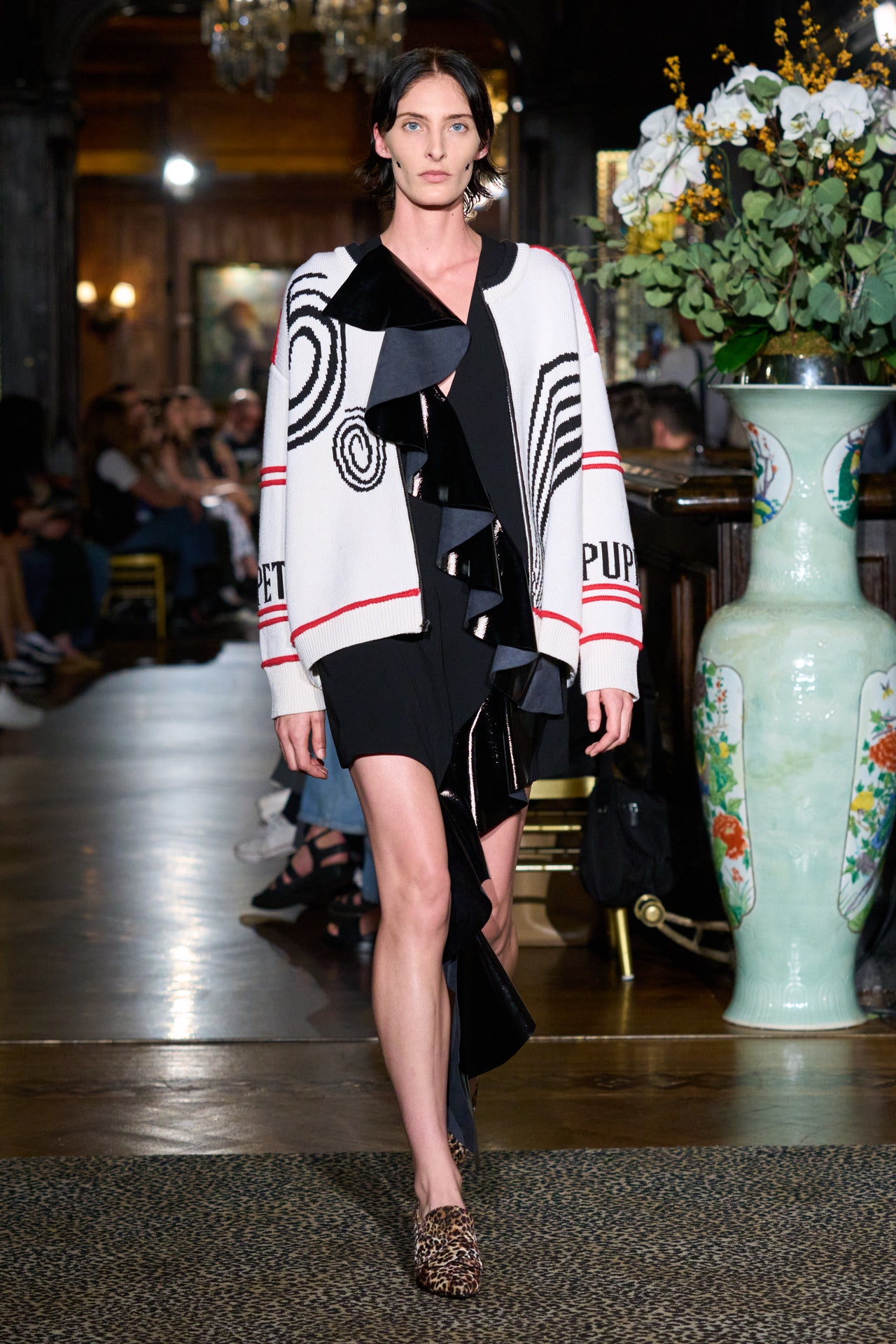 00019-puppets-and-puppets-spring-2023-ready-to-wear-credit-gorunway