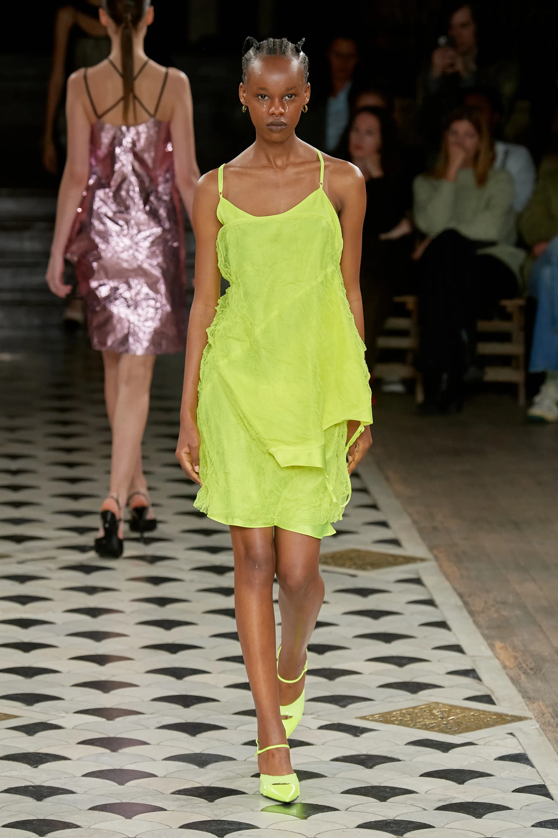 00019-undercover-spring-2023-ready-to-wear-credit-gorunway