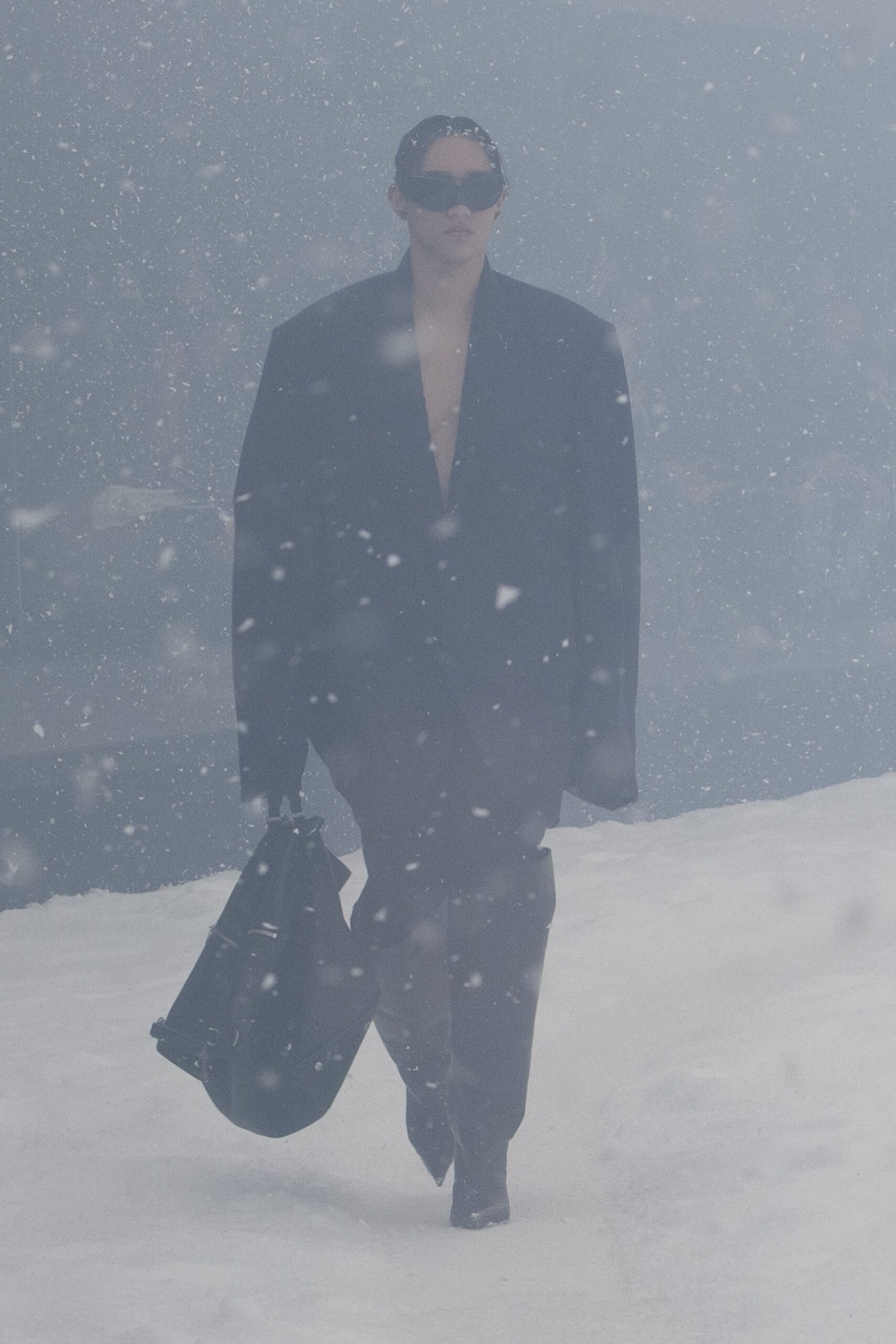 00020-balenciaga-fall-2022-ready-to-wear-paris-credit-brand-1.jpg