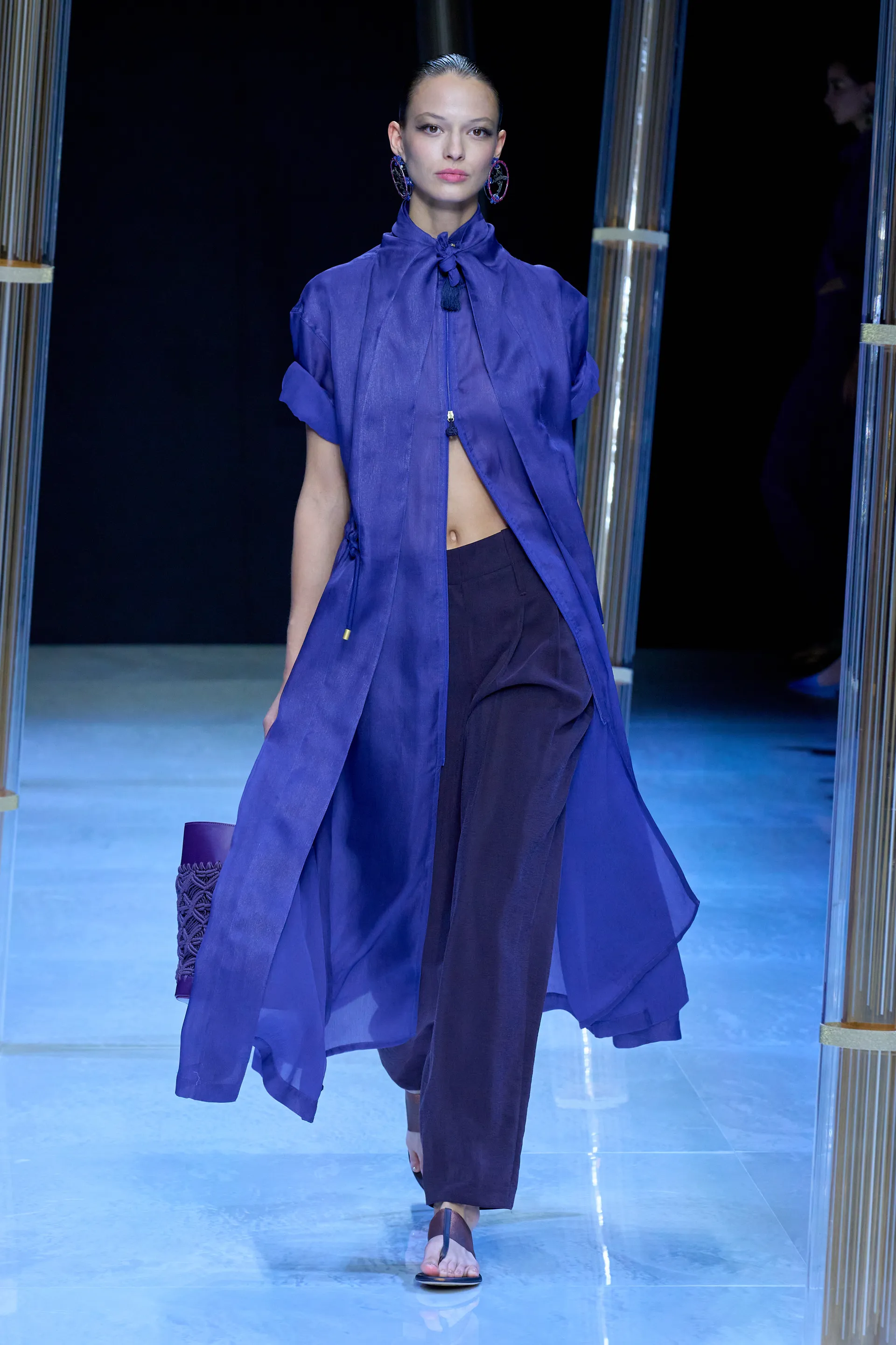 00020-giorgio-armani-spring-2023-ready-to-wear-credit-gorunway