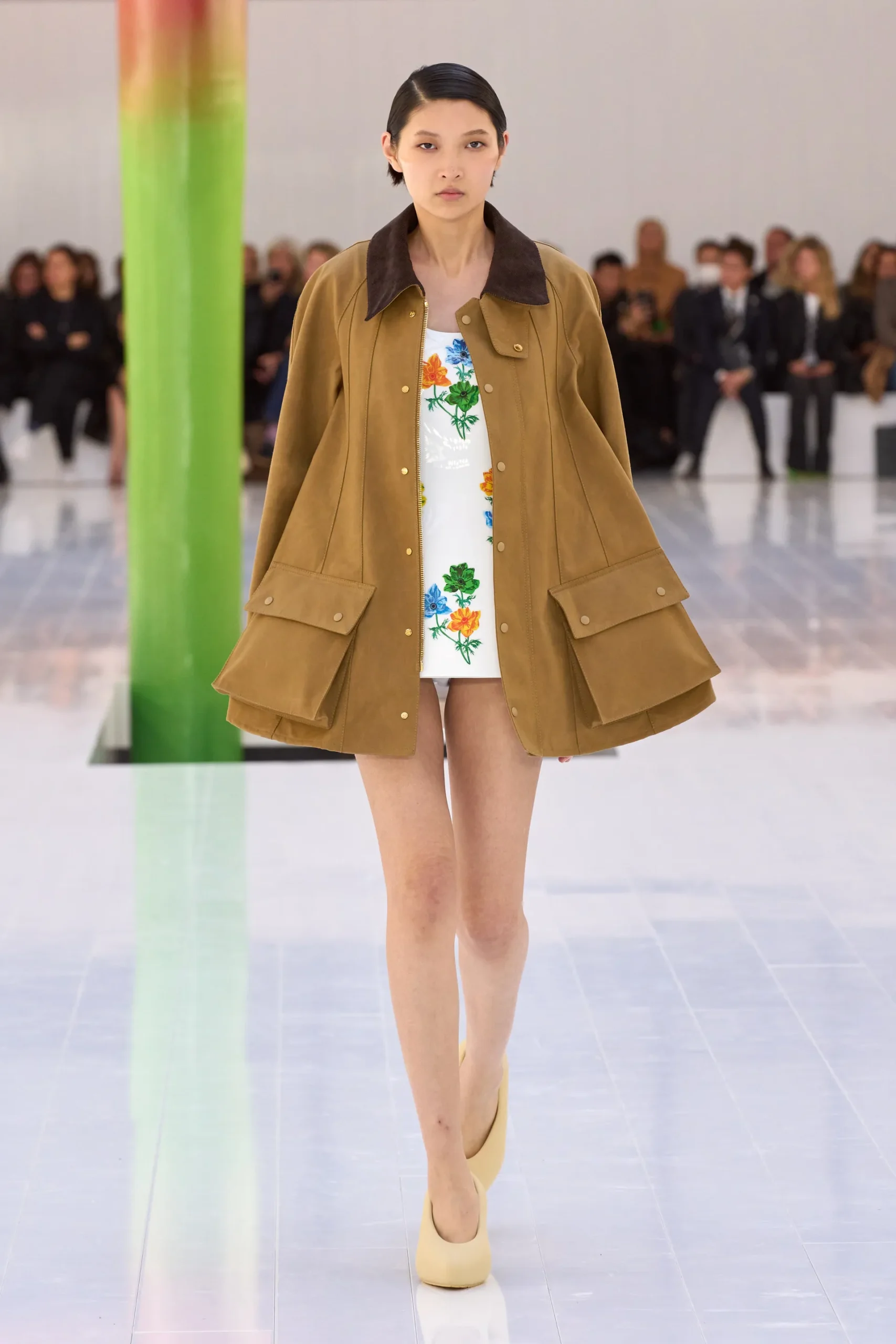 00020-loewe-spring-2023-ready-to-wear-credit-gorunway