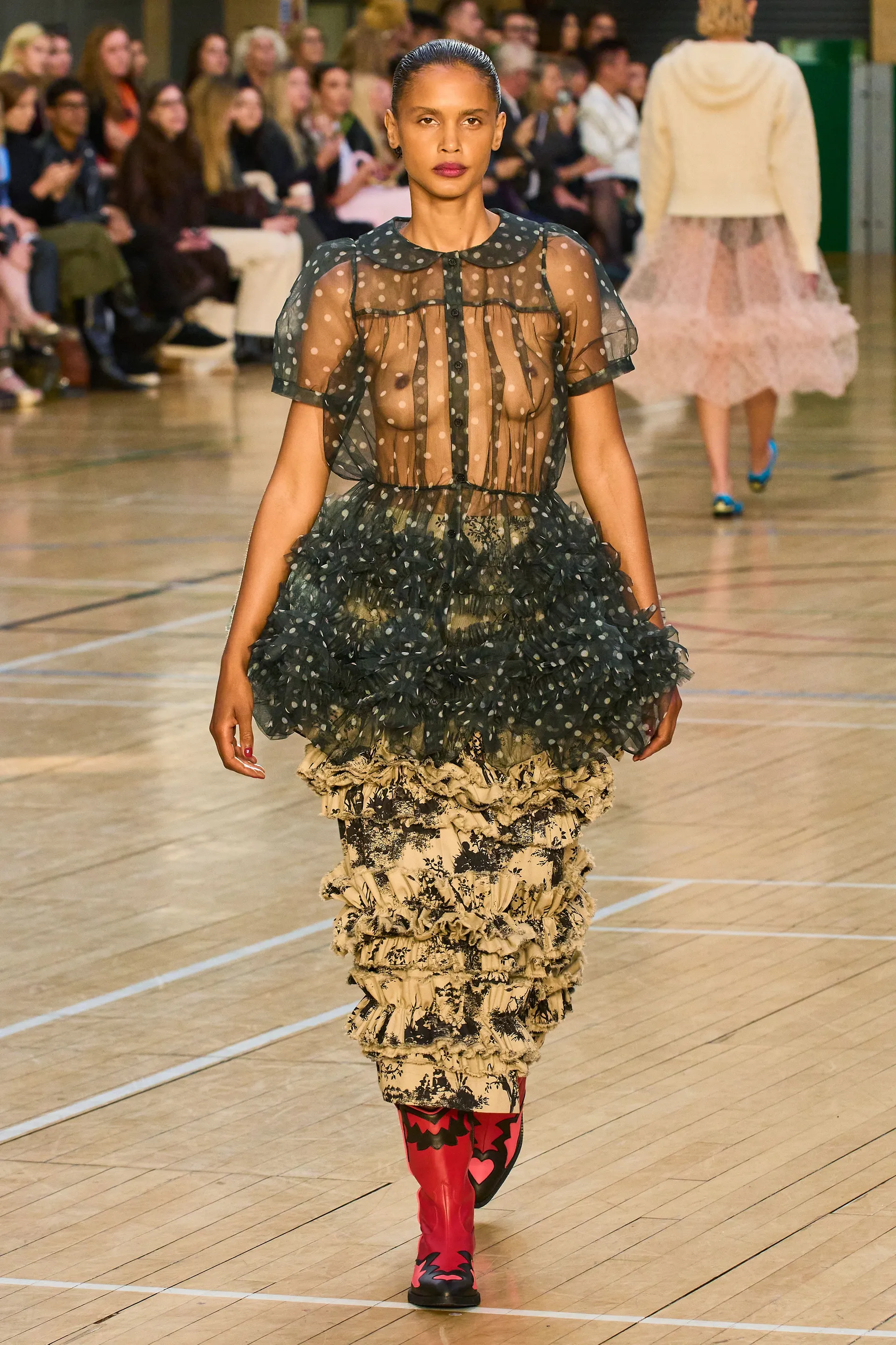 00020-molly-goddard-spring-2023-ready-to-wear-credit-gorunway