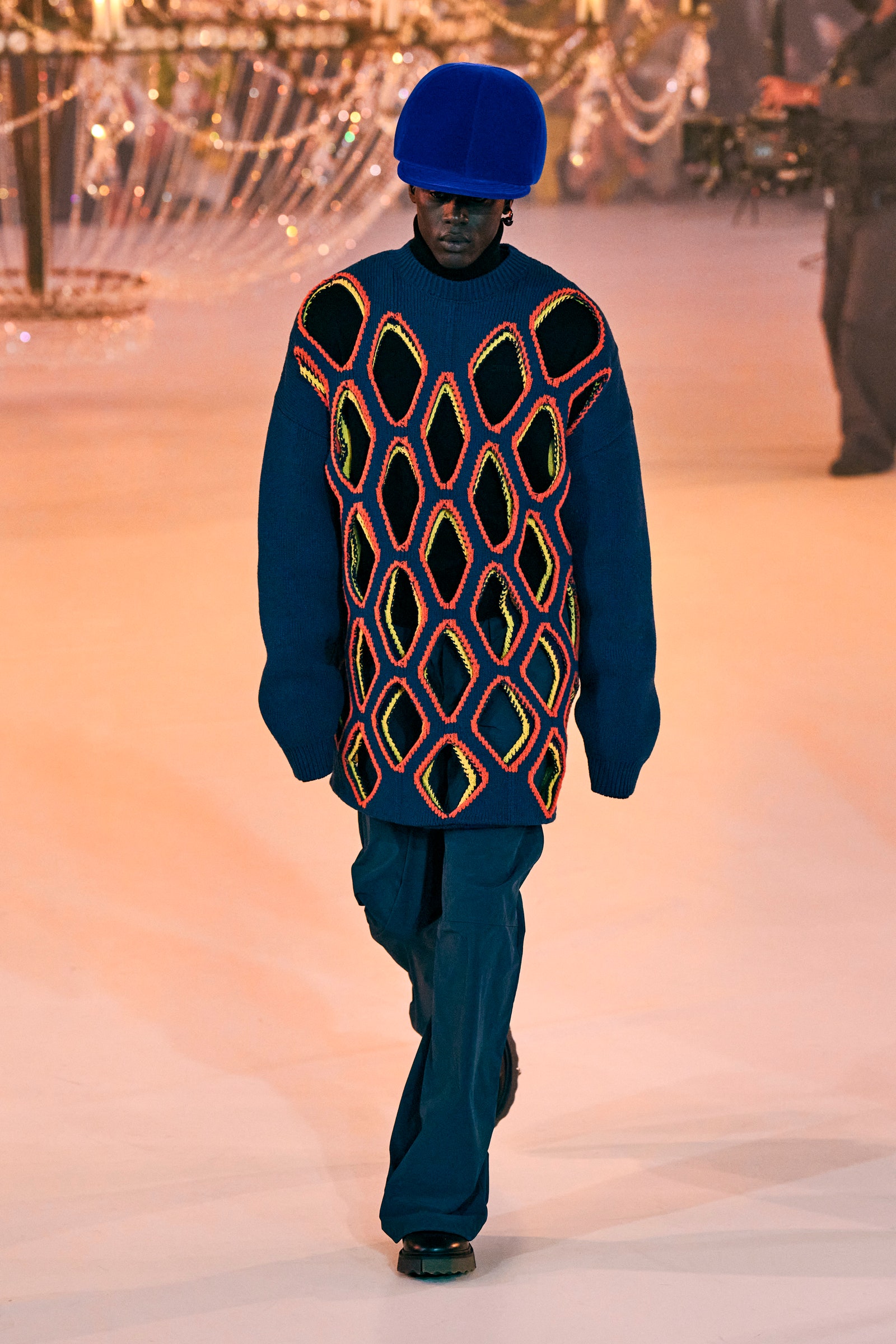 00020-off-white-fall-2022-ready-to-wear-paris-credit-gorunway-1.jpeg
