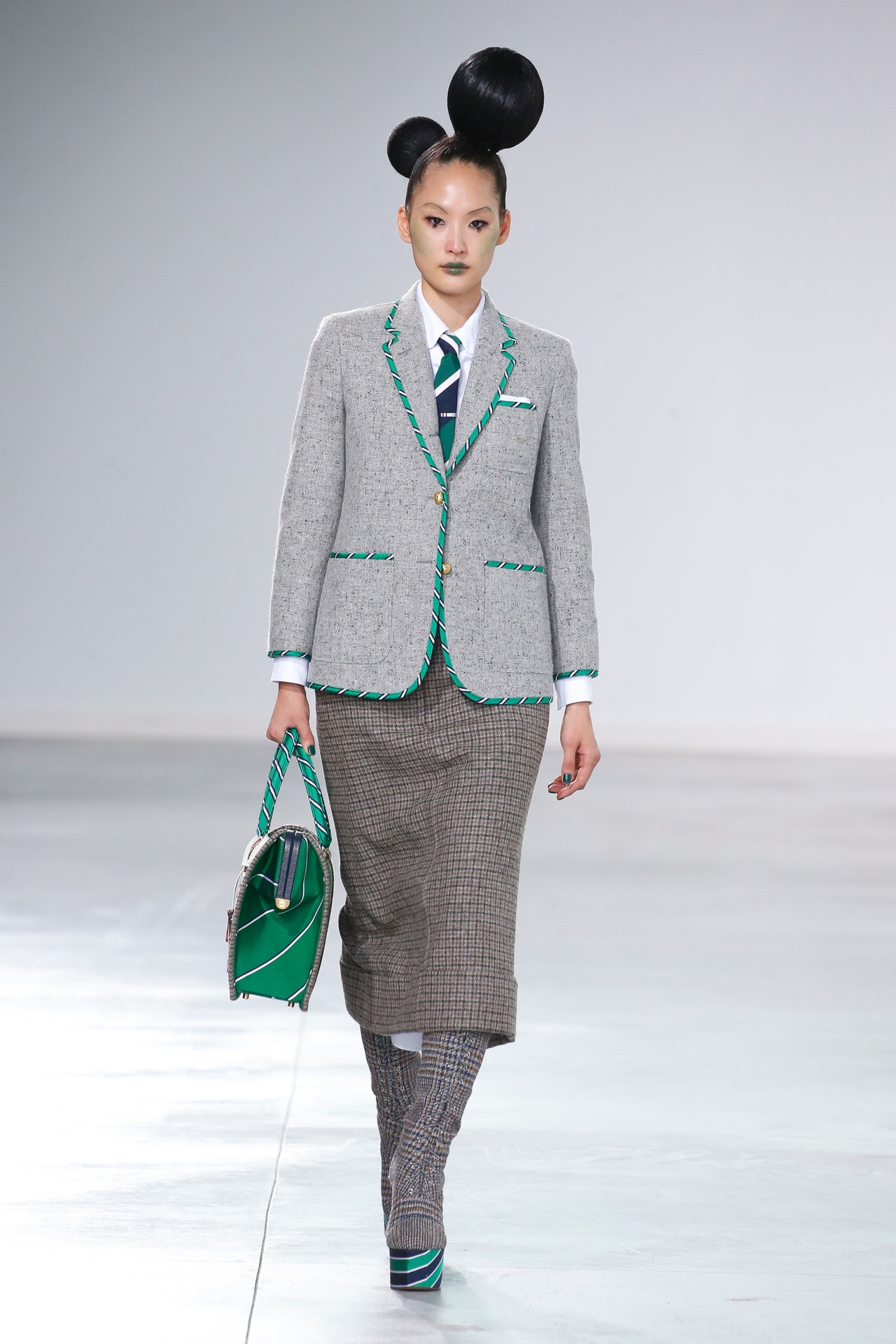 00020-thom-browne-fall-2022-credit-brand-1.jpeg