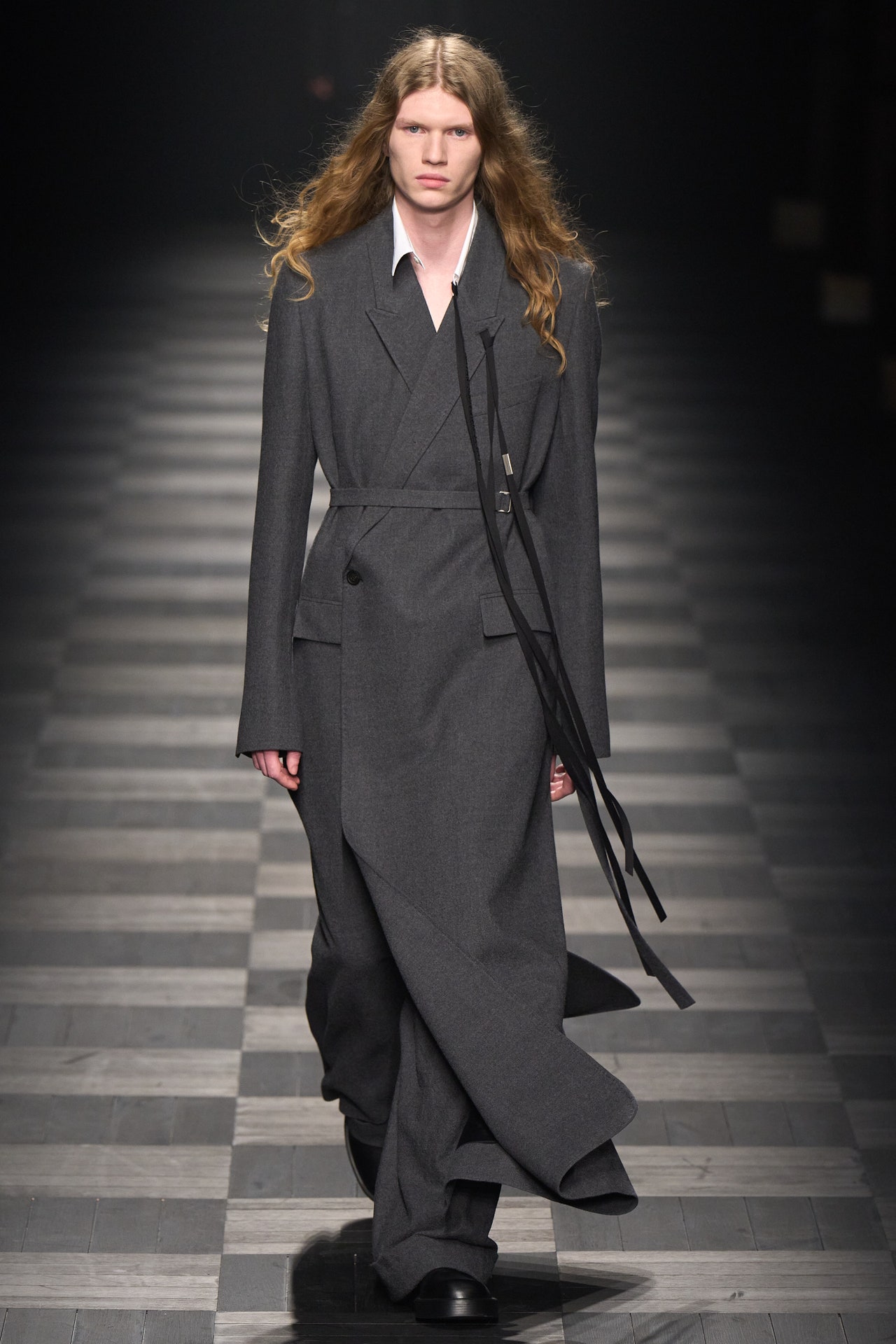 00021-ann-demeulemeester-fall-2022-ready-to-wear-paris-credit-filippo-fior-gorunway-1.jpeg
